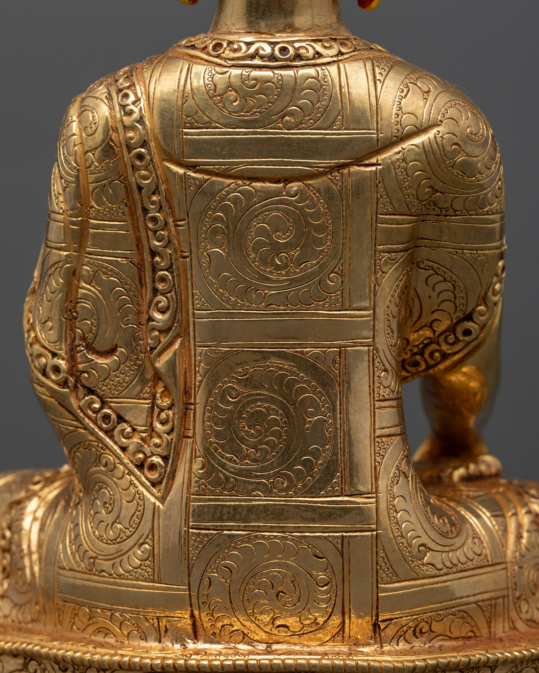 Captivating Buddha Statue: Icon of Calm and Harmony