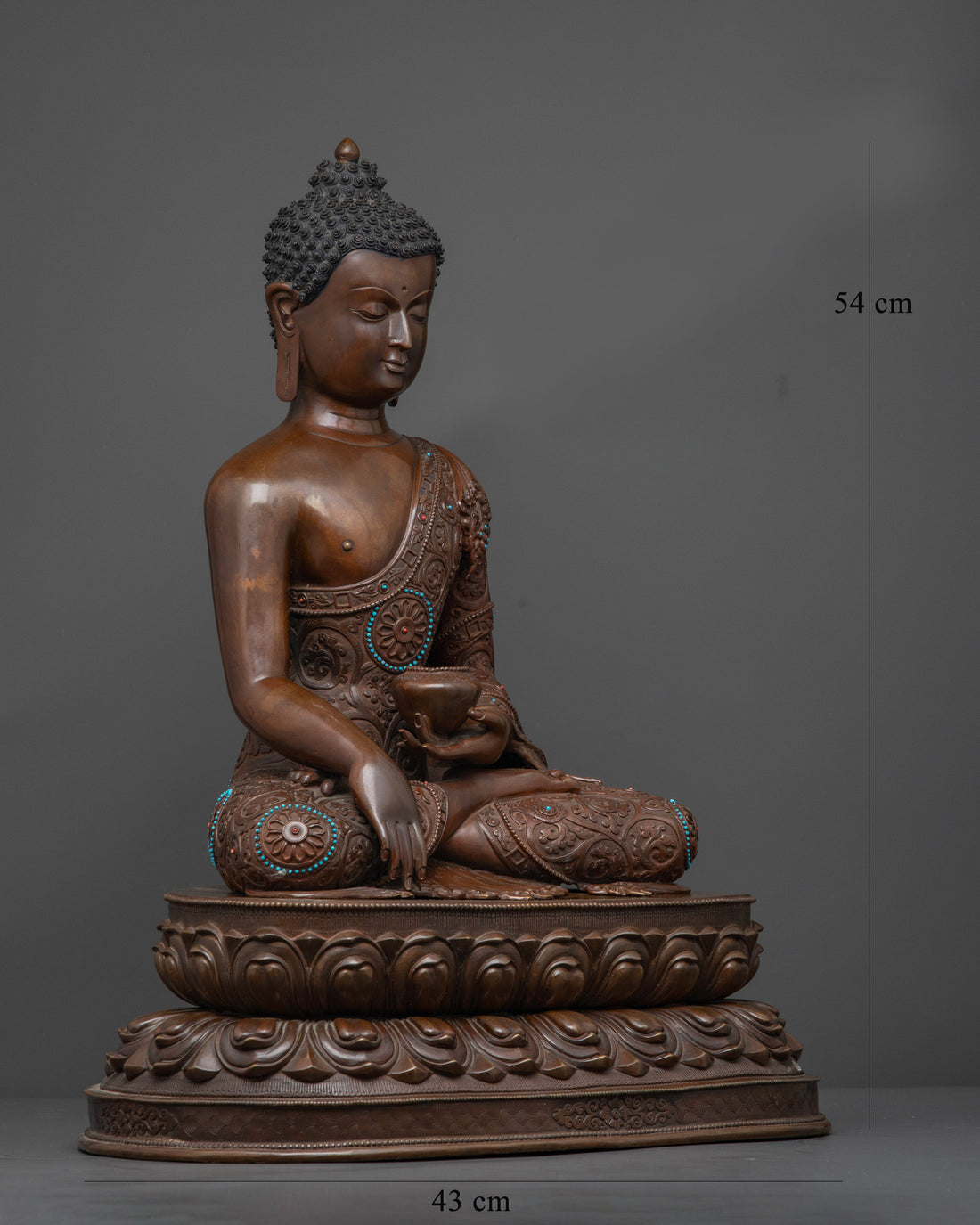 Oxidized Shakyamuni Buddha Sculpture: Timeless Elegance