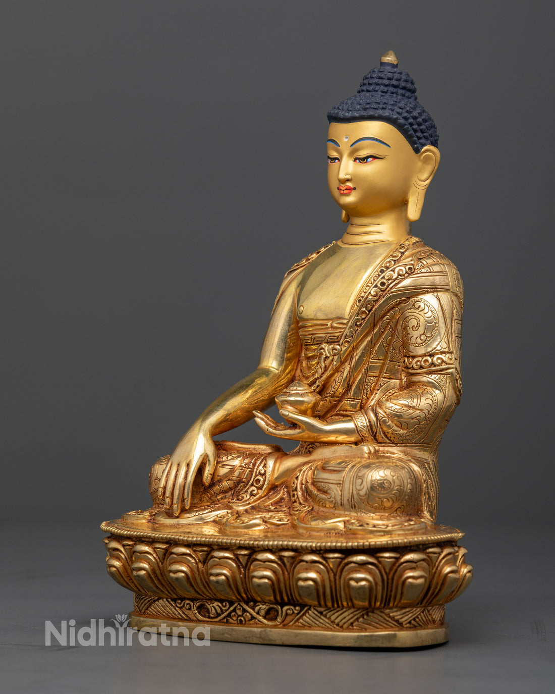 Captivating Buddha Statue: Icon of Calm and Harmony