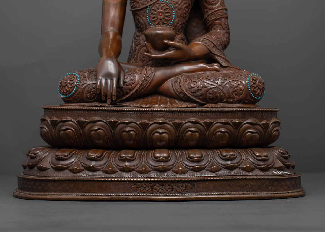 Oxidized Shakyamuni Buddha Sculpture: Timeless Elegance