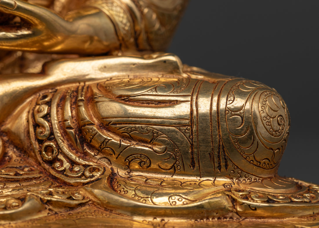 Captivating Buddha Statue: Icon of Calm and Harmony