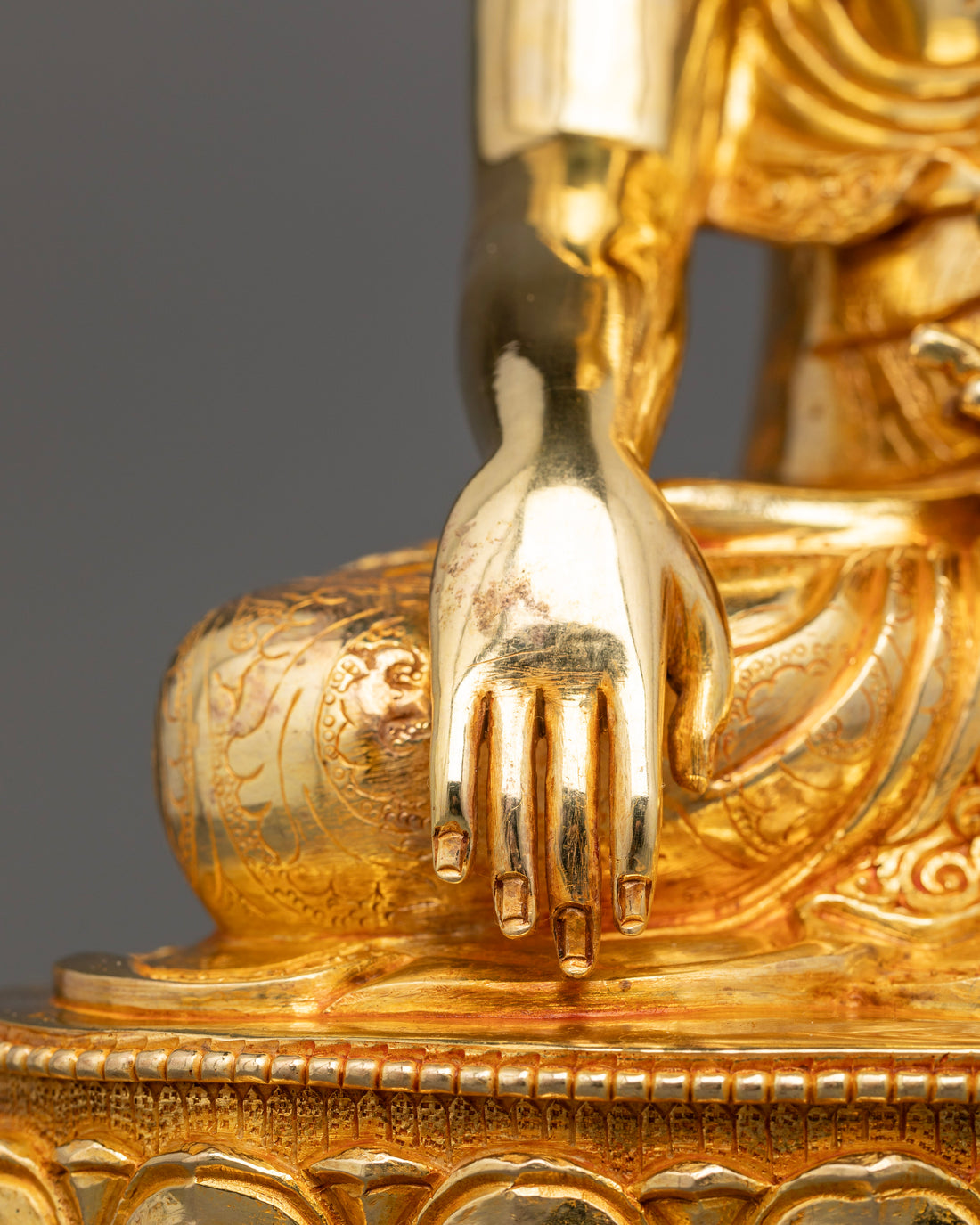 Discover the Serenity of a Buddha Shakyamuni Statue - Timeless Wisdom and Peace