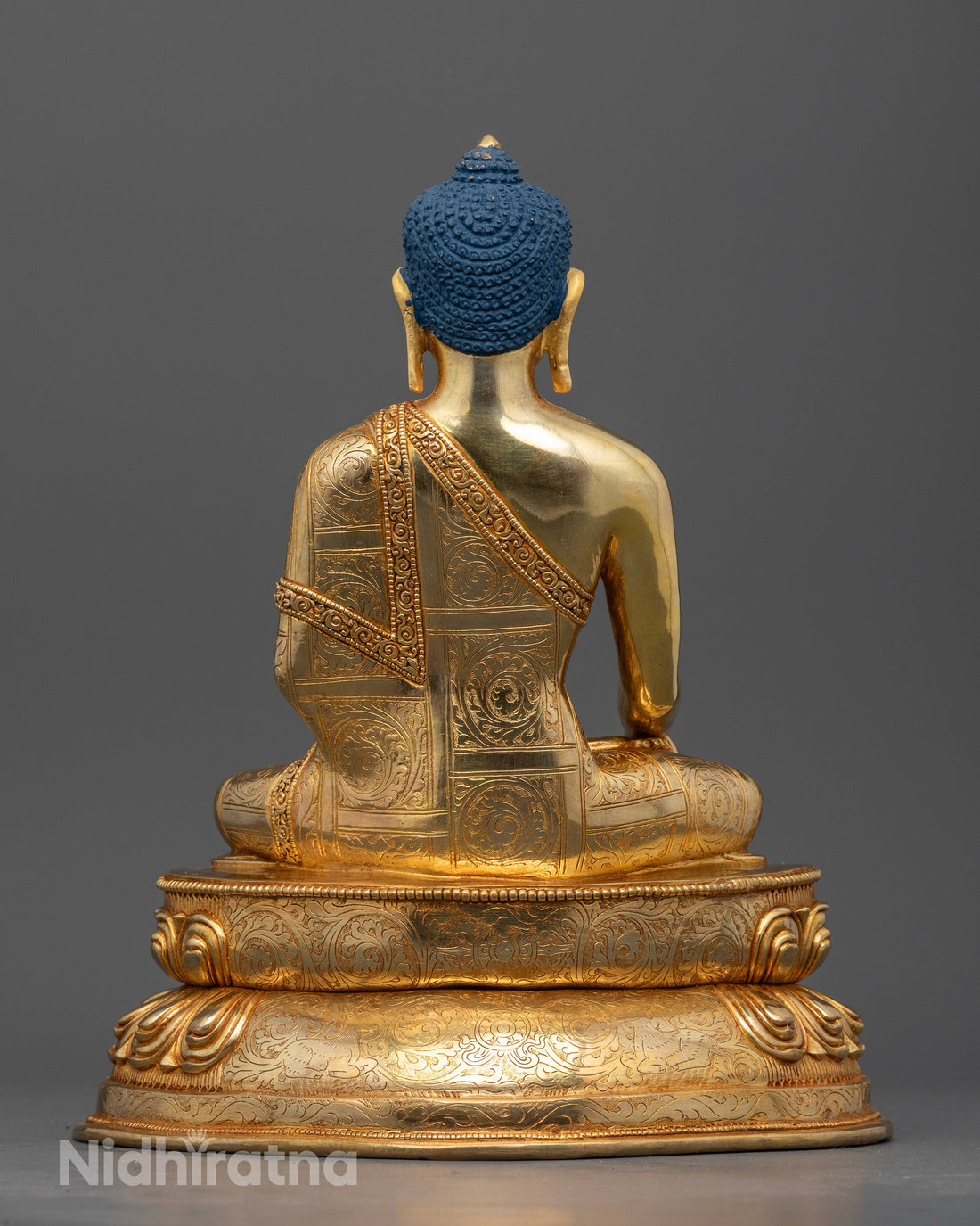 Buddha Shakyamuni Statue: Symbol of Enlightenment and Tranquility