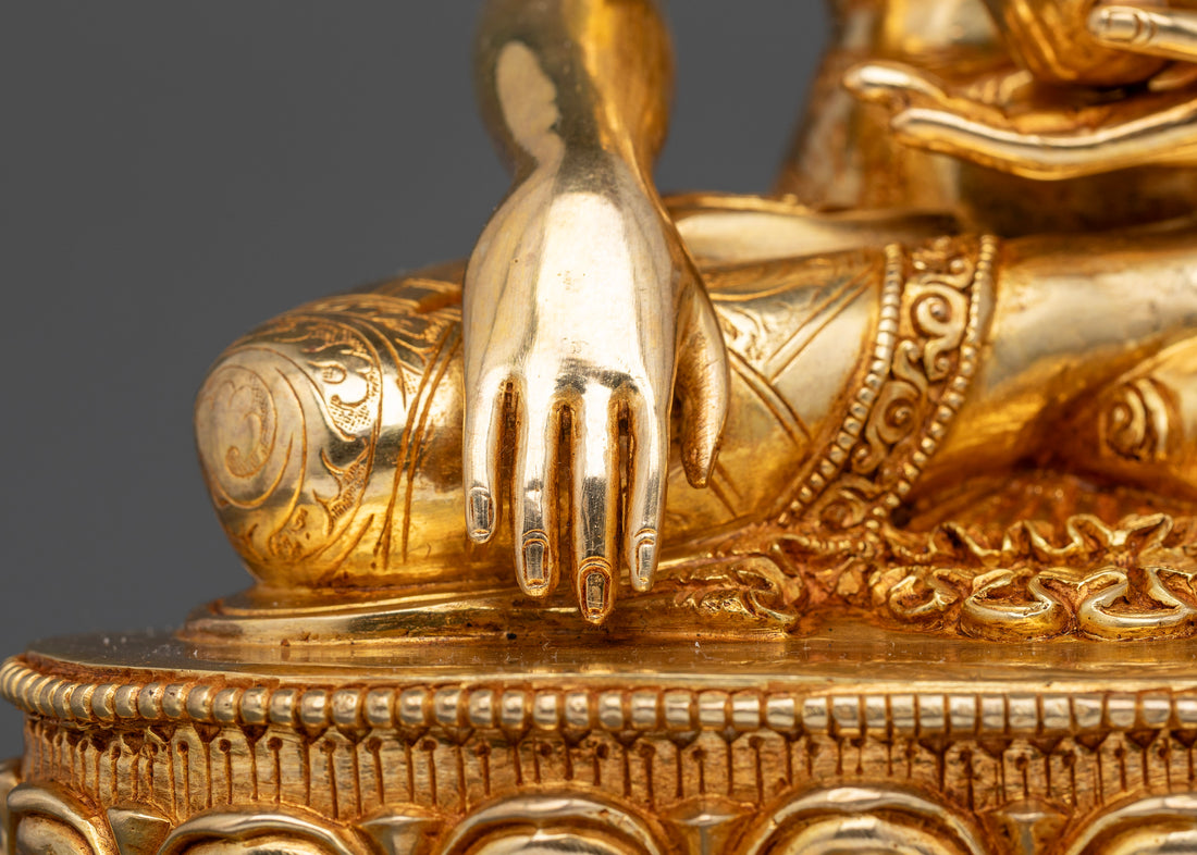 Buddha Shakyamuni Statue: Symbol of Enlightenment and Tranquility