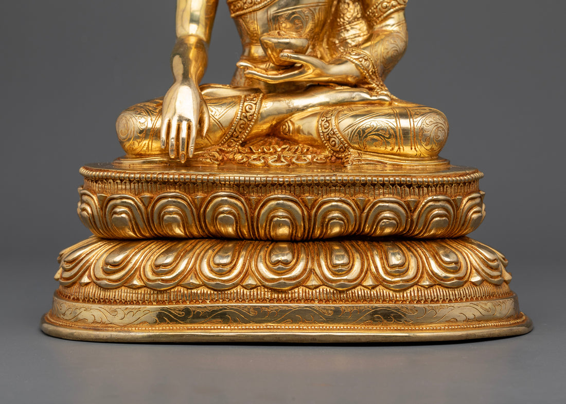 Buddha Shakyamuni Statue: Symbol of Enlightenment and Tranquility