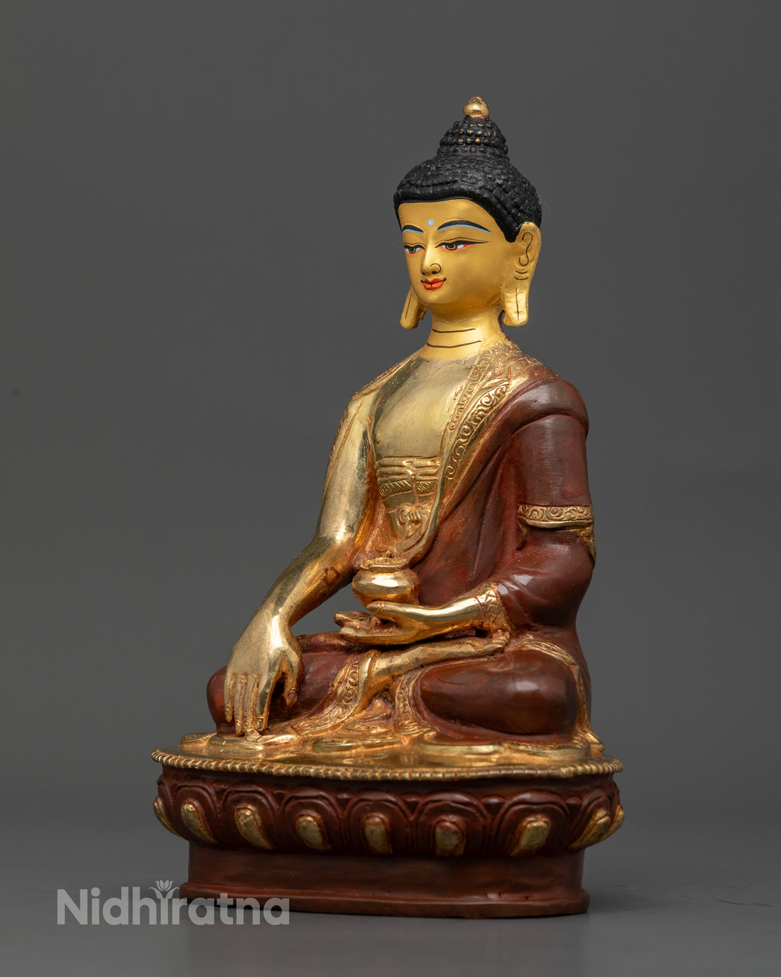 Oxidized Copper Shakyamuni Buddha Statue: Perfect for Altars