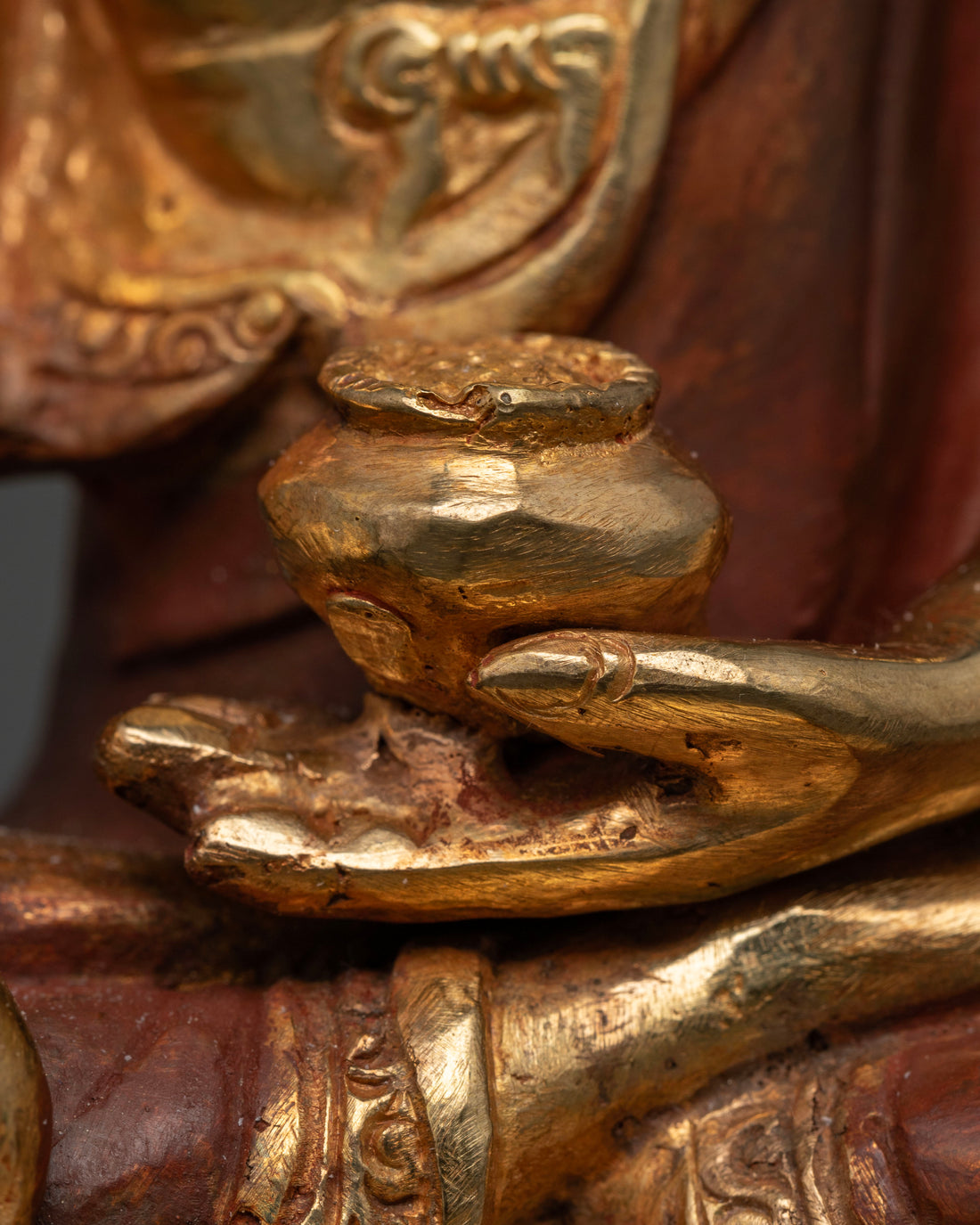 Oxidized Copper Shakyamuni Buddha Statue: Perfect for Altars