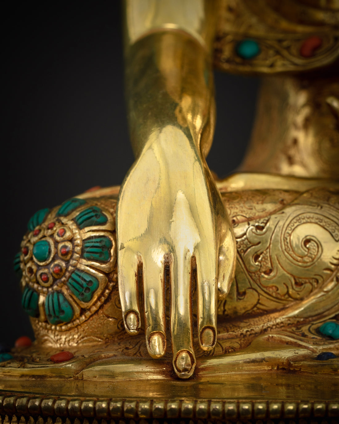 Shakyamuni Buddha Statue in Premium Design : Symbol of Hope