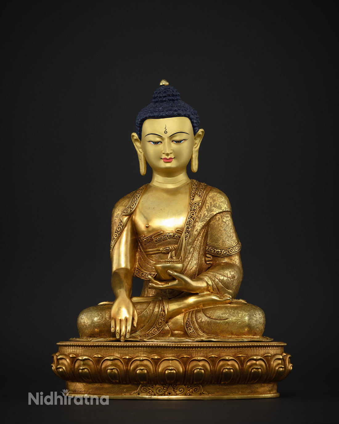 The Peaceful Buddha: Shakyamuni Statues for Contemplation