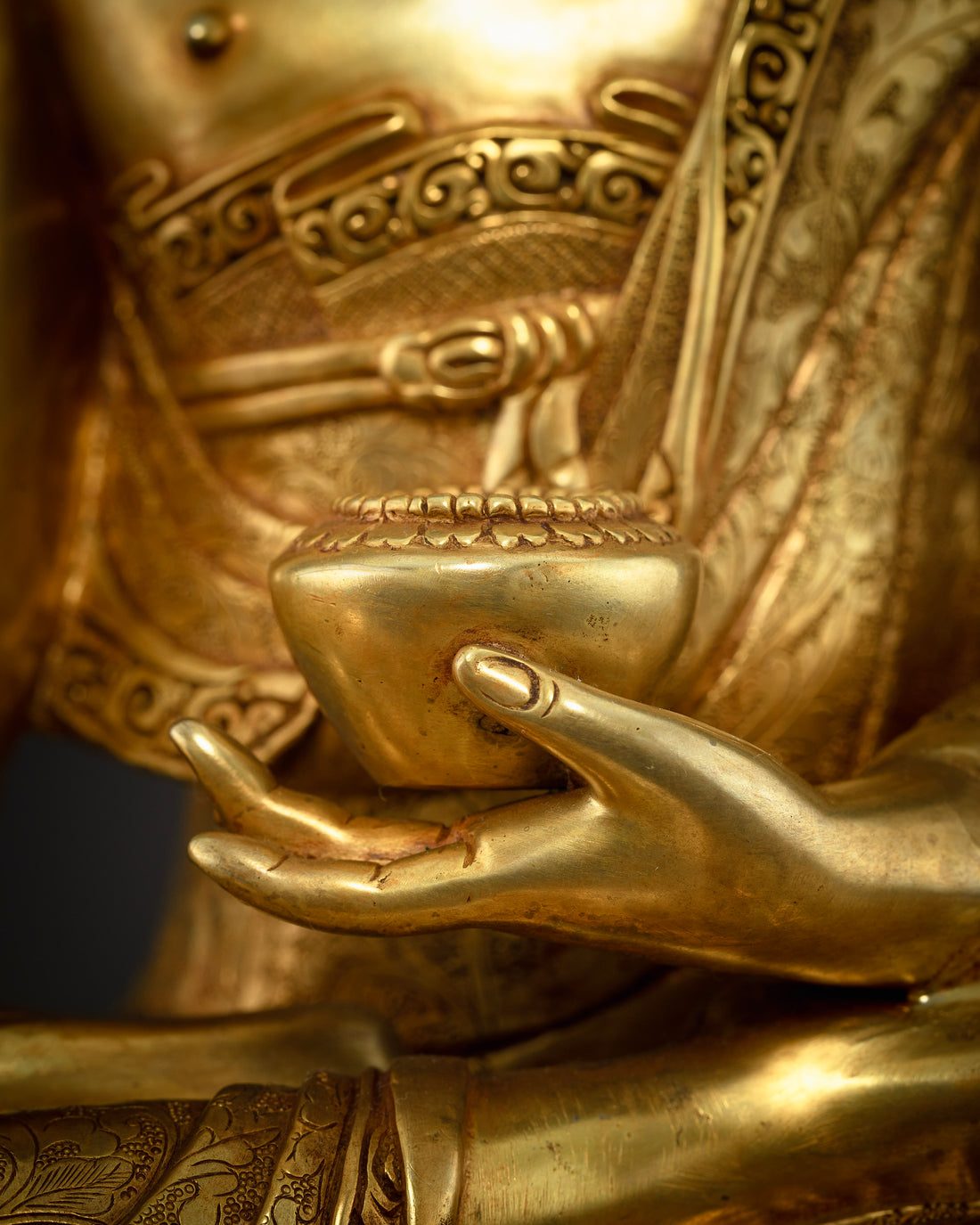 The Peaceful Buddha: Shakyamuni Statues for Contemplation