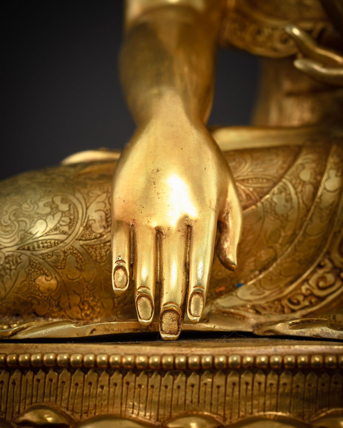 The Peaceful Buddha: Shakyamuni Statues for Contemplation