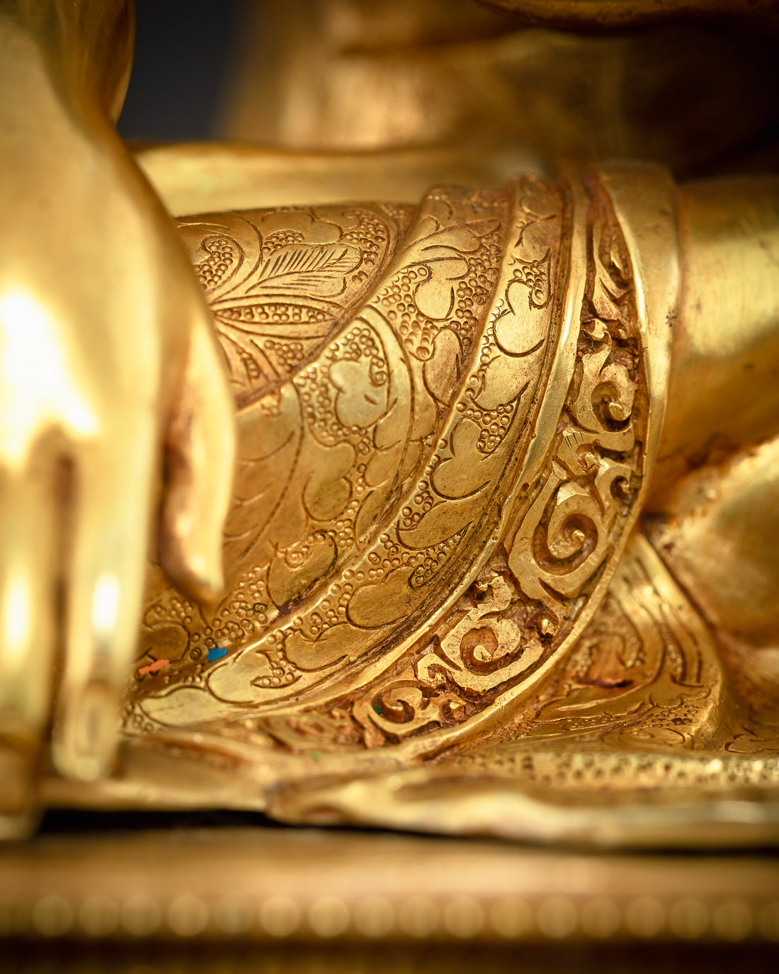 The Peaceful Buddha: Shakyamuni Statues for Contemplation