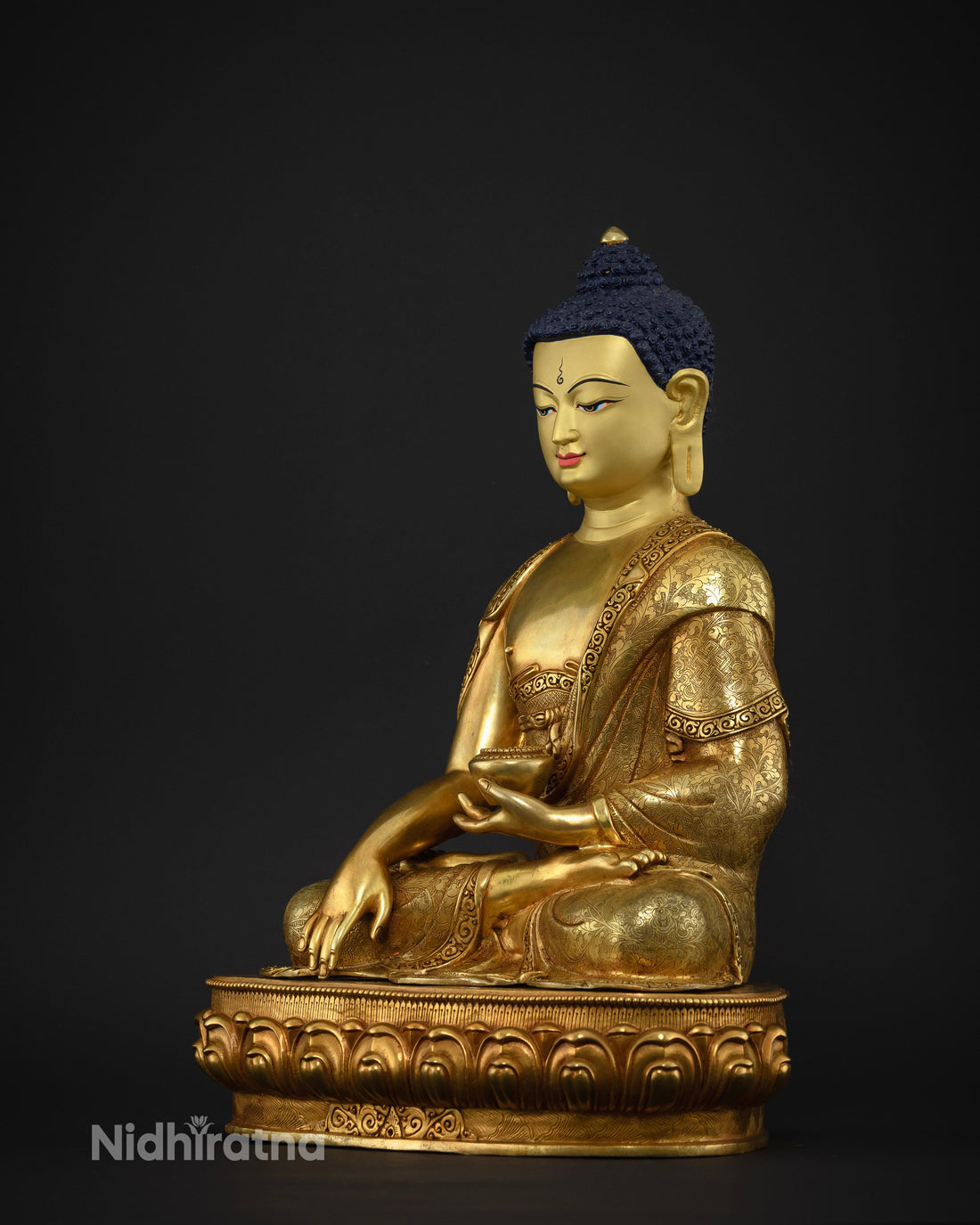 The Peaceful Buddha: Shakyamuni Statues for Contemplation