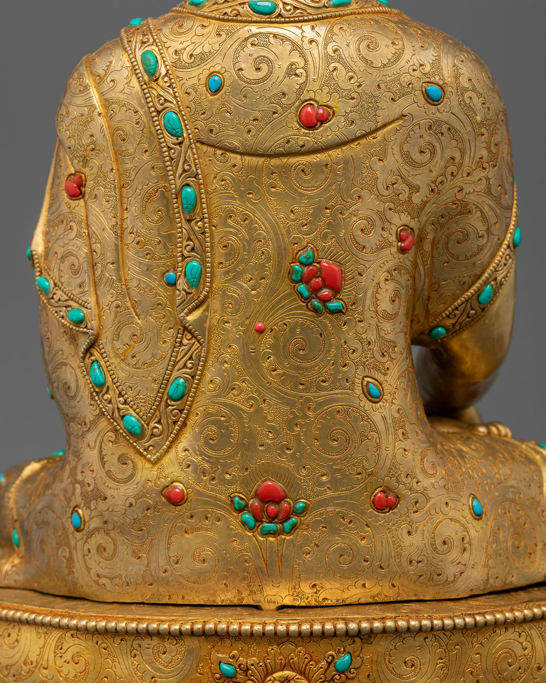 Buddha Shakyamuni: Symbolic Elements in Statue Depictions