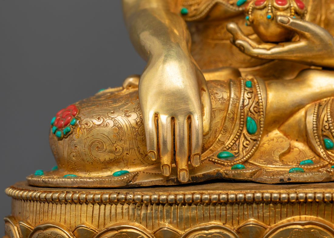 Buddha Shakyamuni: Symbolic Elements in Statue Depictions