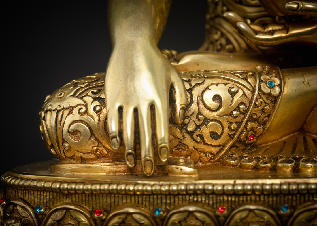 Shakyamuni Buddha Statue: An Iconographic Exploration