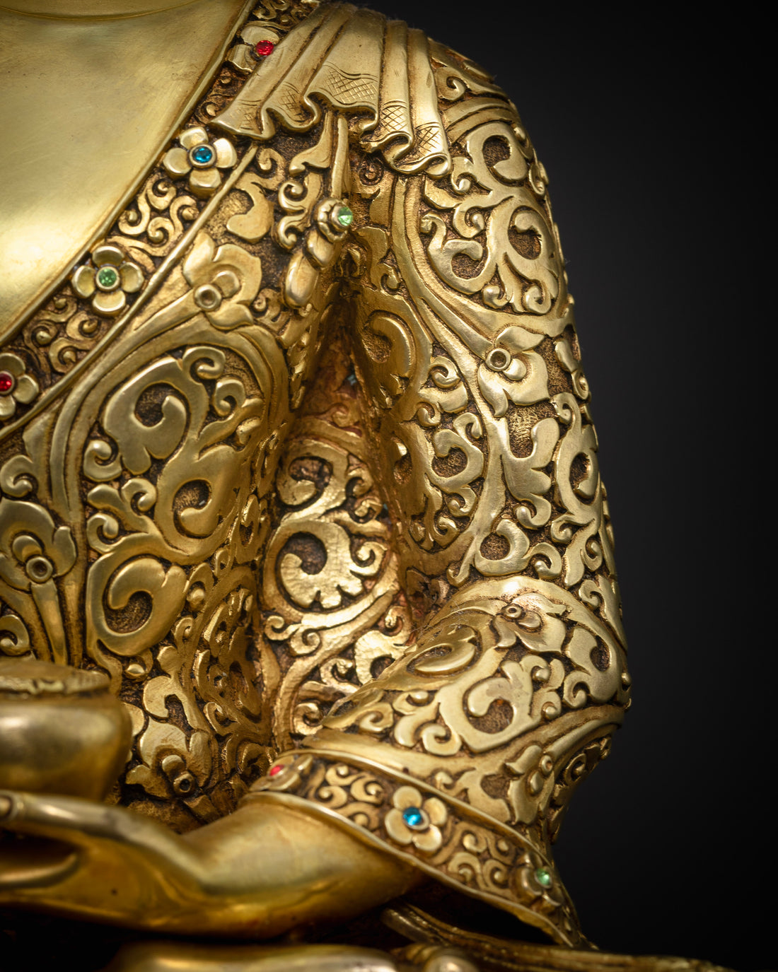 Shakyamuni Buddha Statue: An Iconographic Exploration