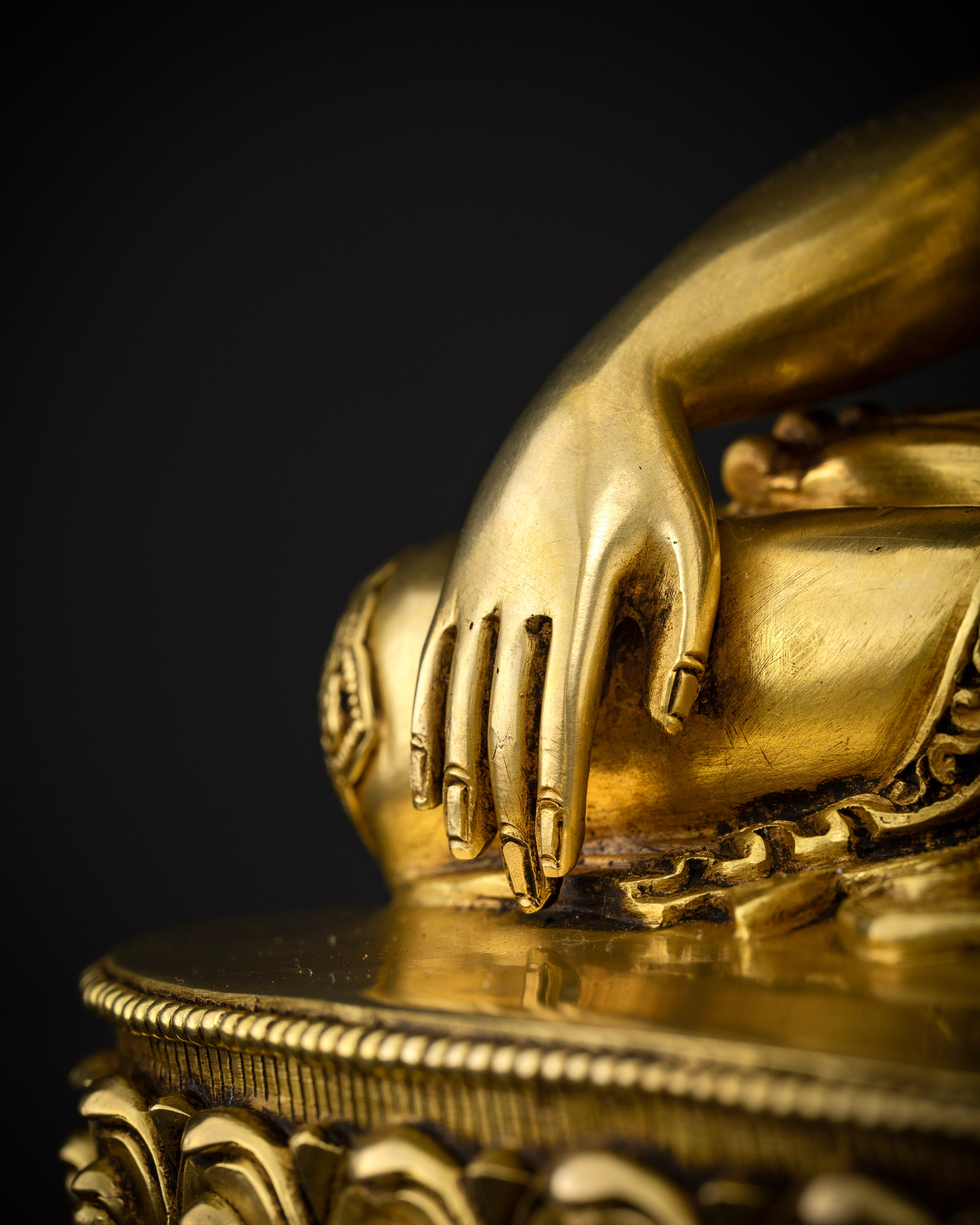 Gautam Buddha Statue : Traditional Shakyamuni Buddha Sculpture