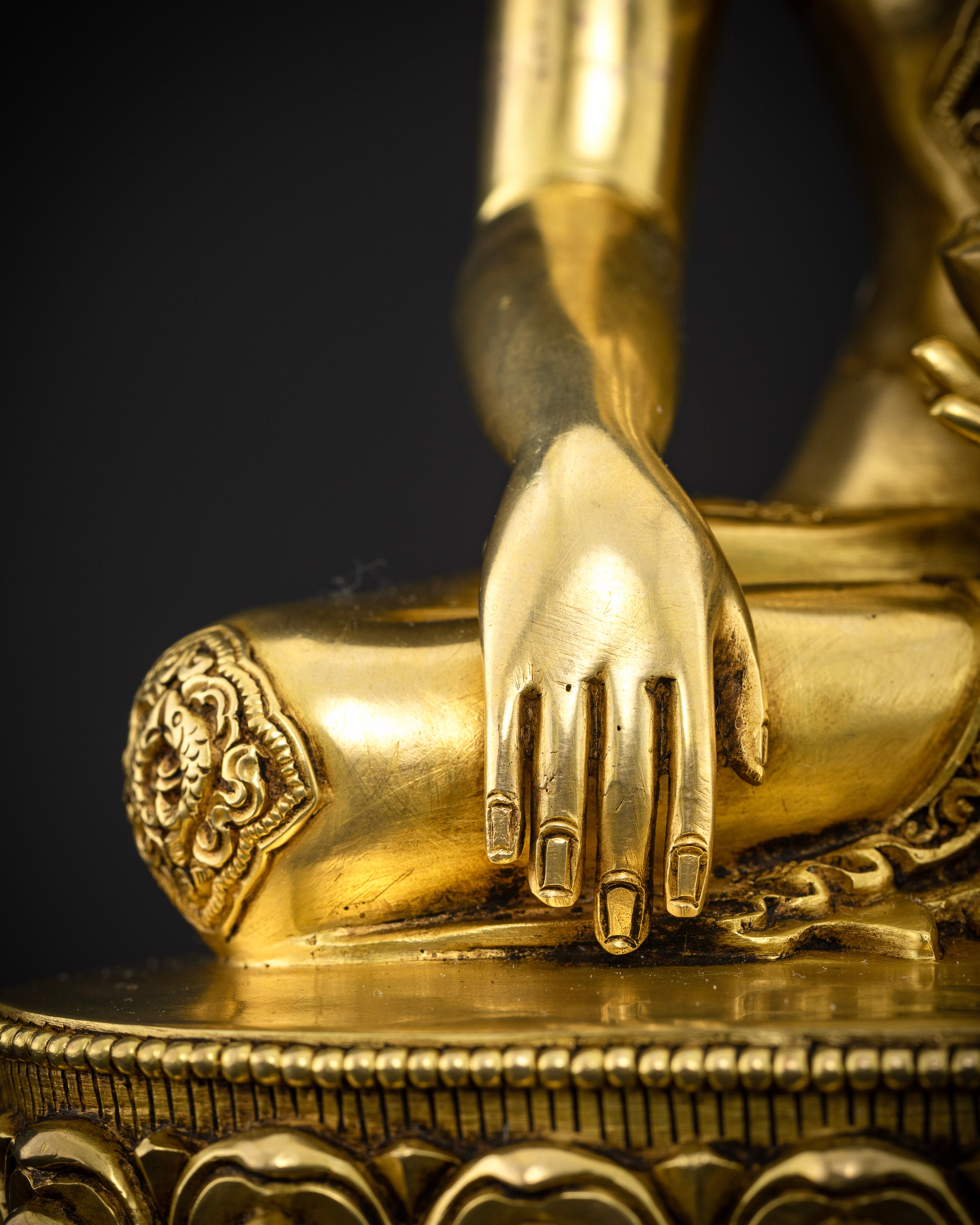 Gautam Buddha Statue : Traditional Shakyamuni Buddha Sculpture