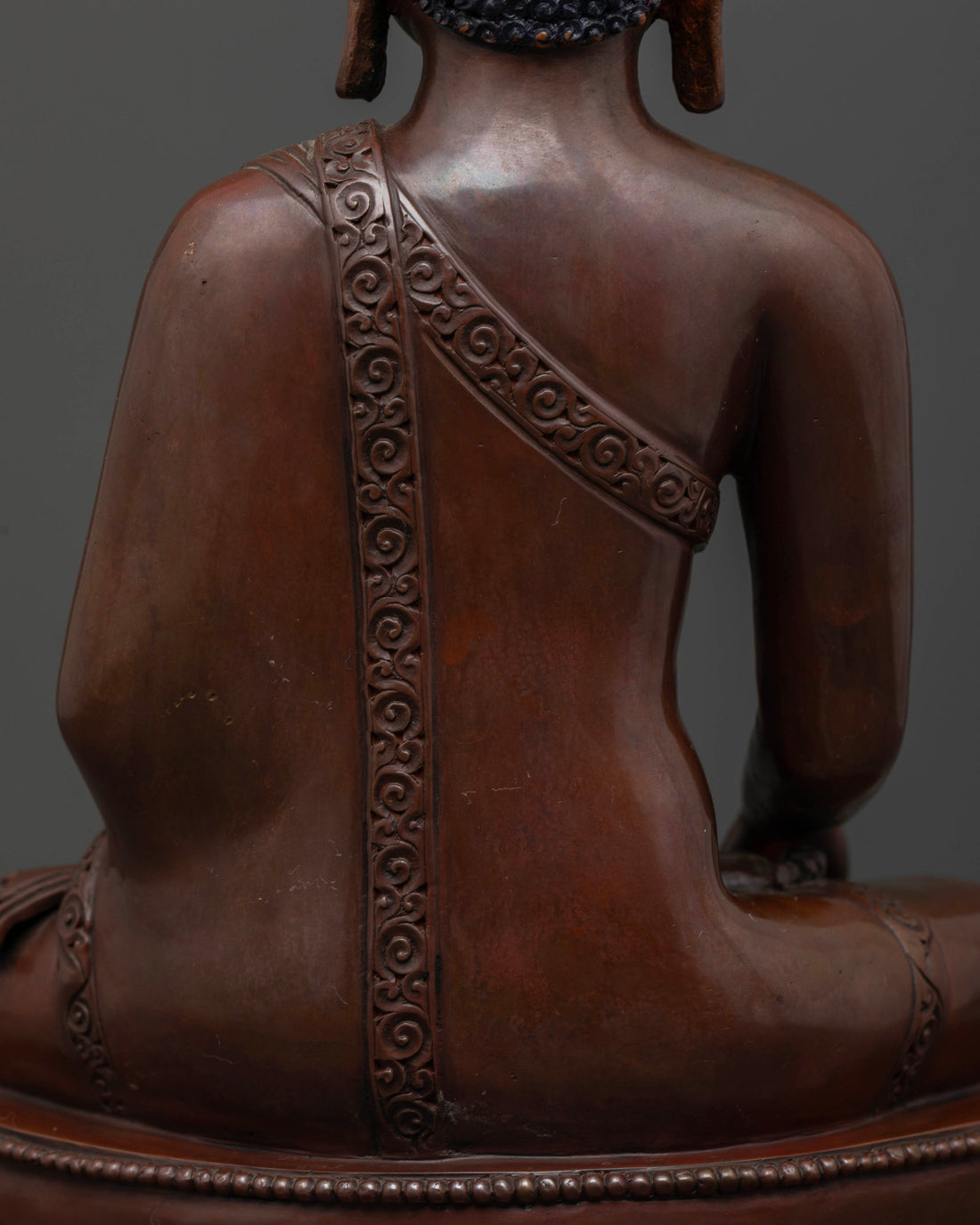 Oxidized Shakyamuni Buddha Statue: Crafted for Spiritual Serenity