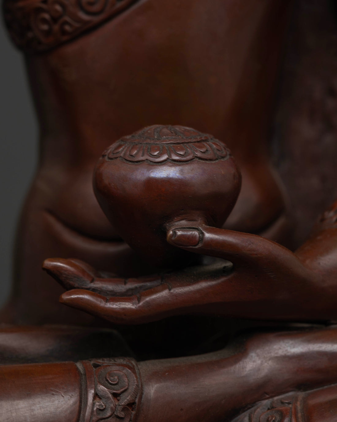 Oxidized Shakyamuni Buddha Statue: Crafted for Spiritual Serenity