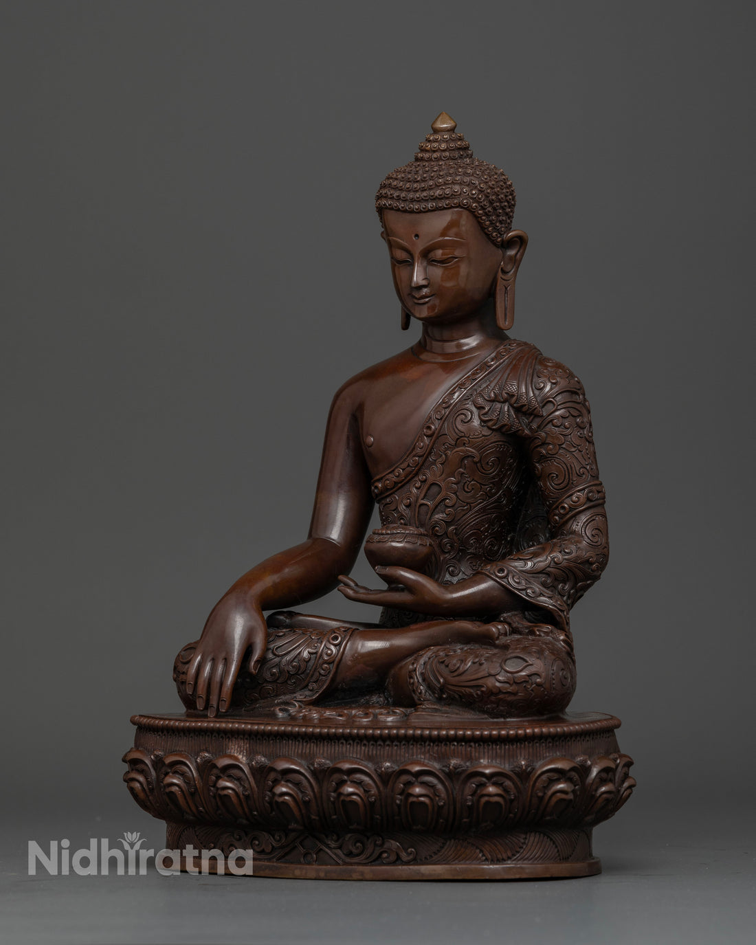 Oxidized Shakyamuni Buddha Statue – A Spiritual Touch for Your Home Decor