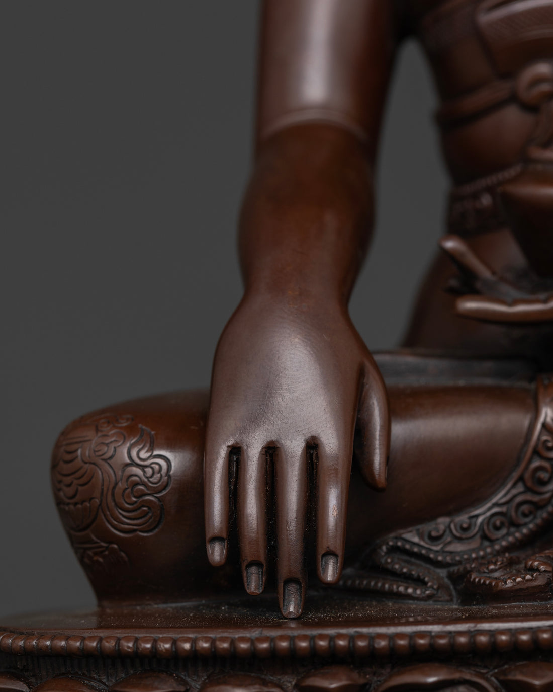 Buddha Figurine: Bring Tranquility & Mindfulness to Your Space