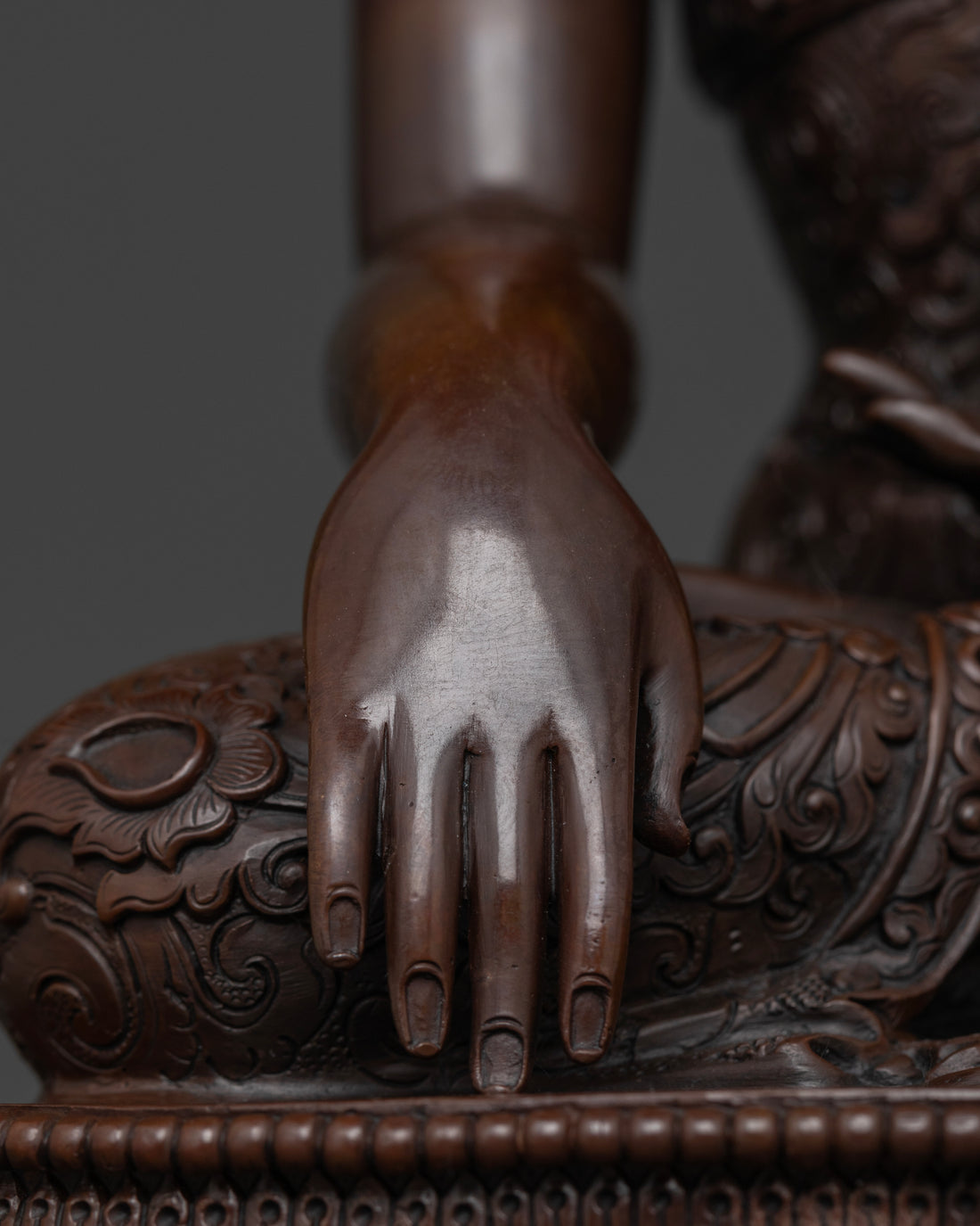 Oxidized Shakyamuni Buddha Statue – A Spiritual Touch for Your Home Decor