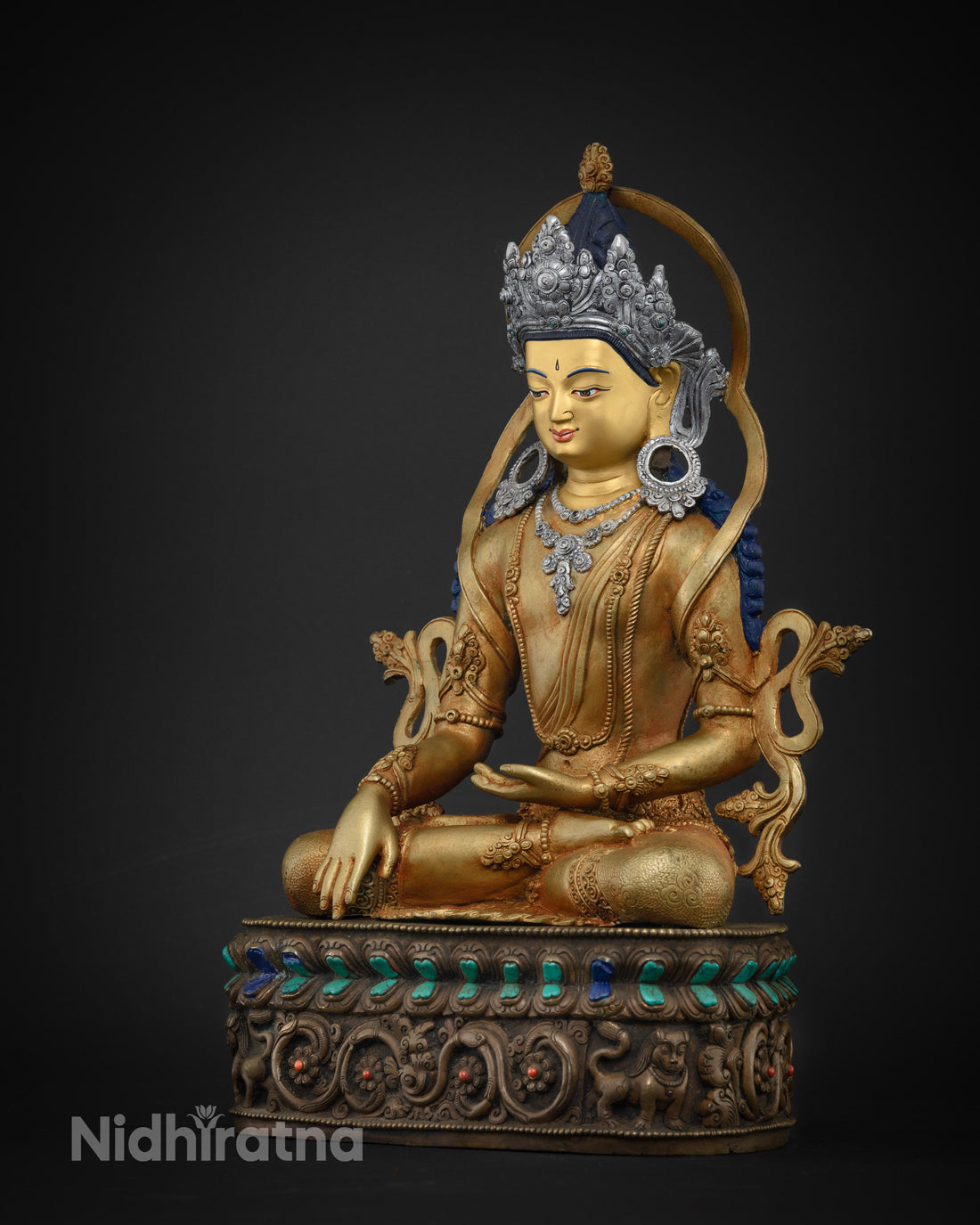 Majestic Shakyamuni Buddha Statue:  A Masterpiece of Buddhist Art