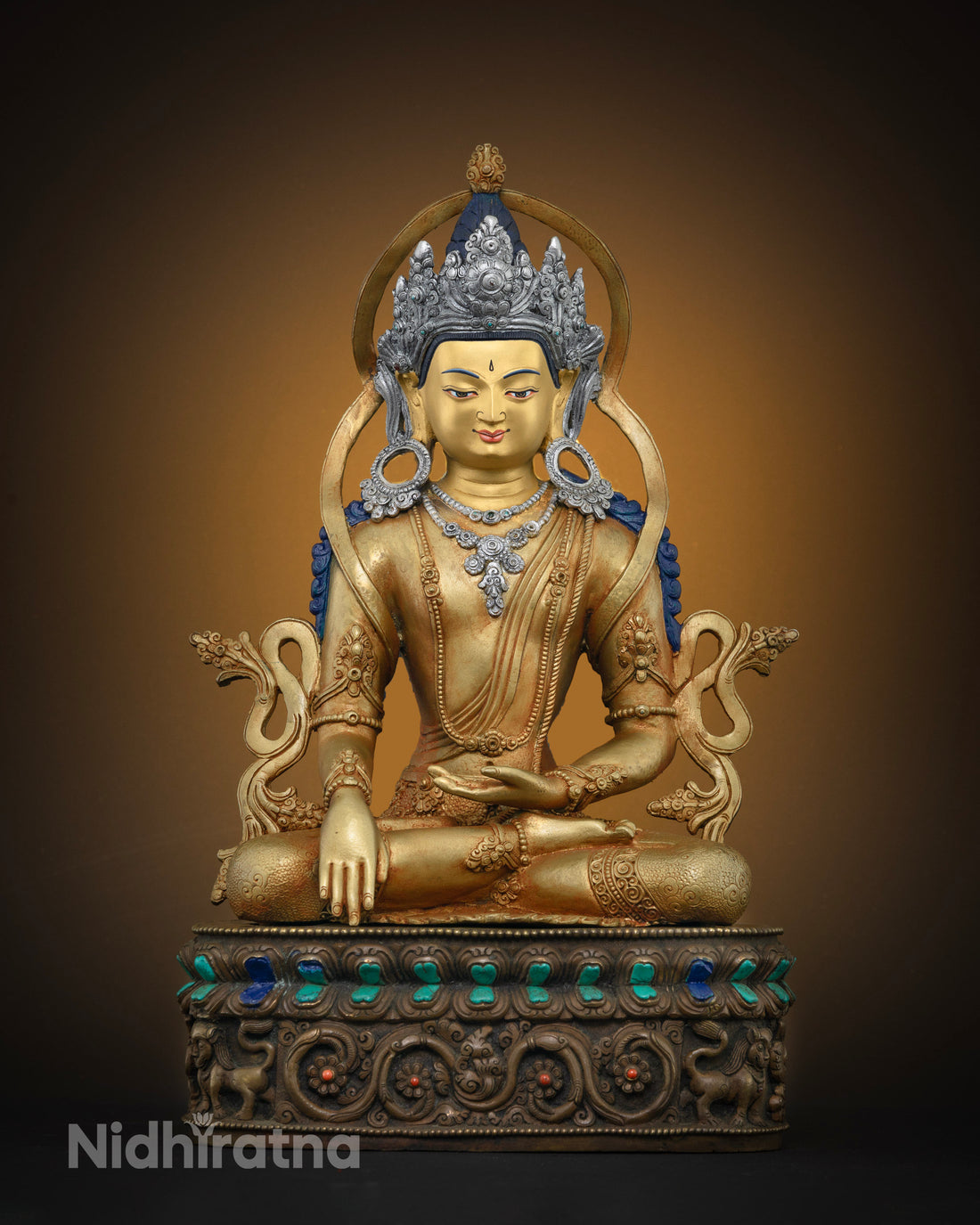 Majestic Shakyamuni Buddha Statue:  A Masterpiece of Buddhist Art