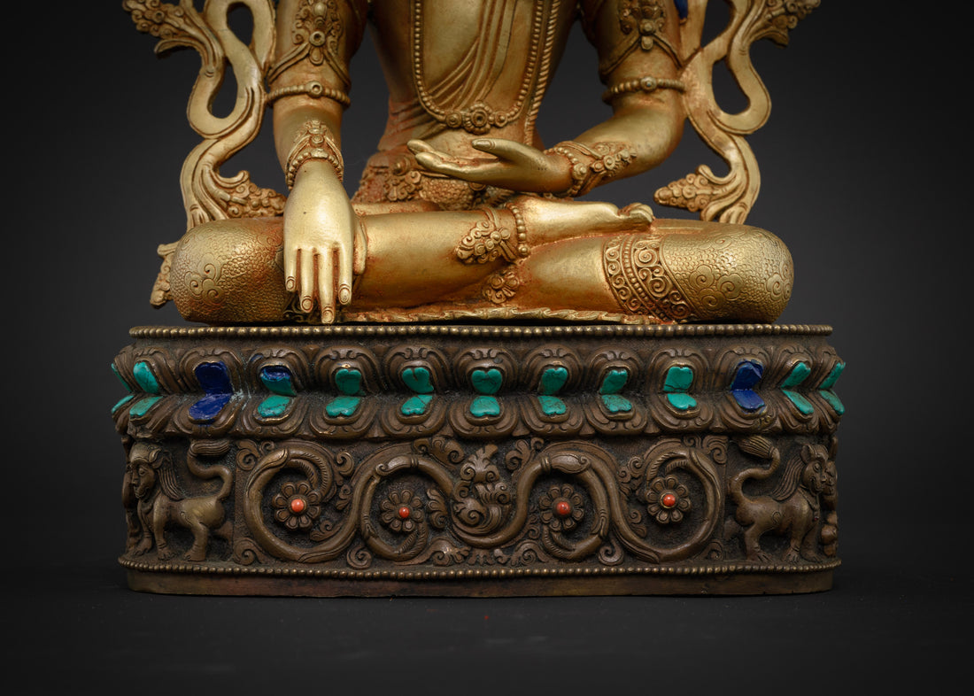 Majestic Shakyamuni Buddha Statue:  A Masterpiece of Buddhist Art