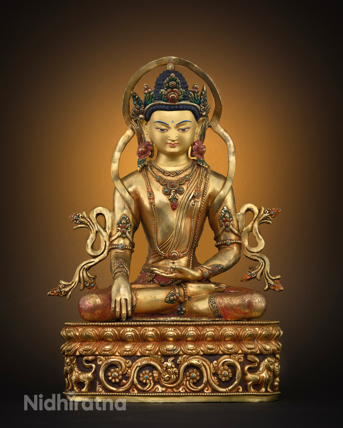 Majestic Shakyamuni Buddha Statue: Symbol of Peace