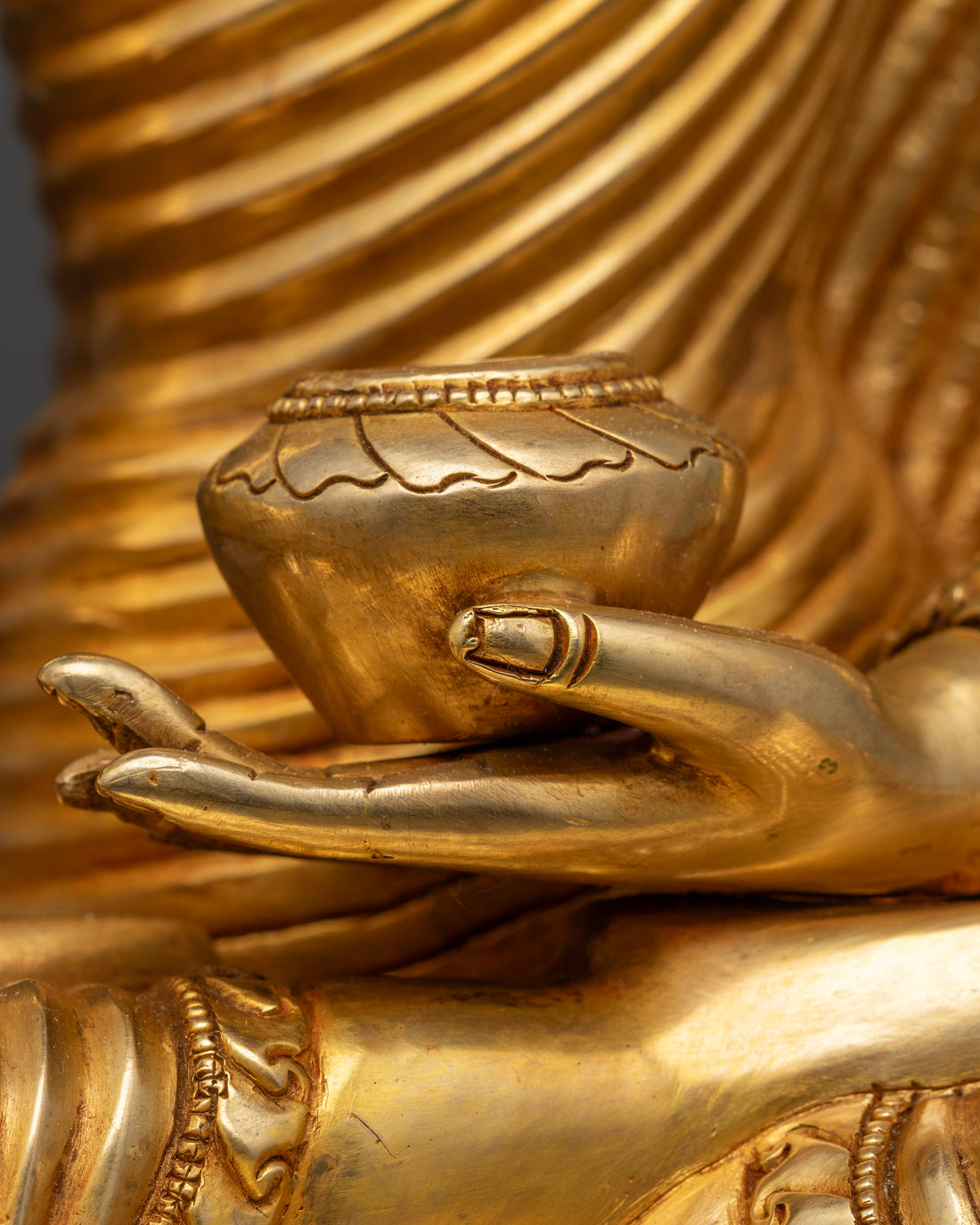 Beautifully Detailed Shakyamuni Buddha Statue: A Collector’s Dream