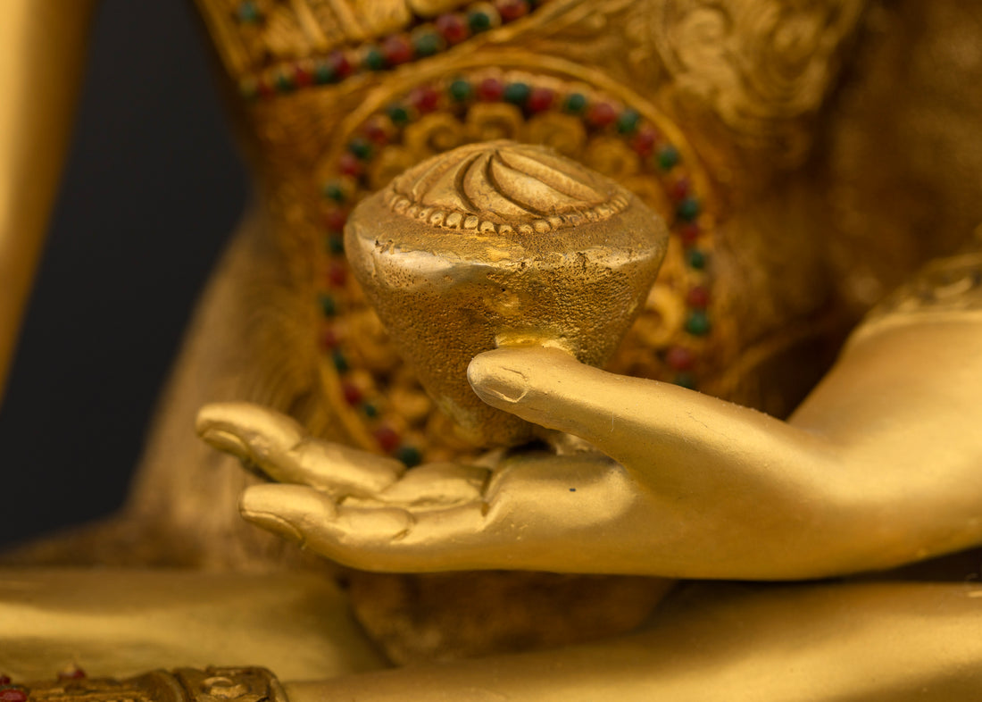 Buddha Shakyamuni: A Masterpiece in Full Gold and Precious Stones