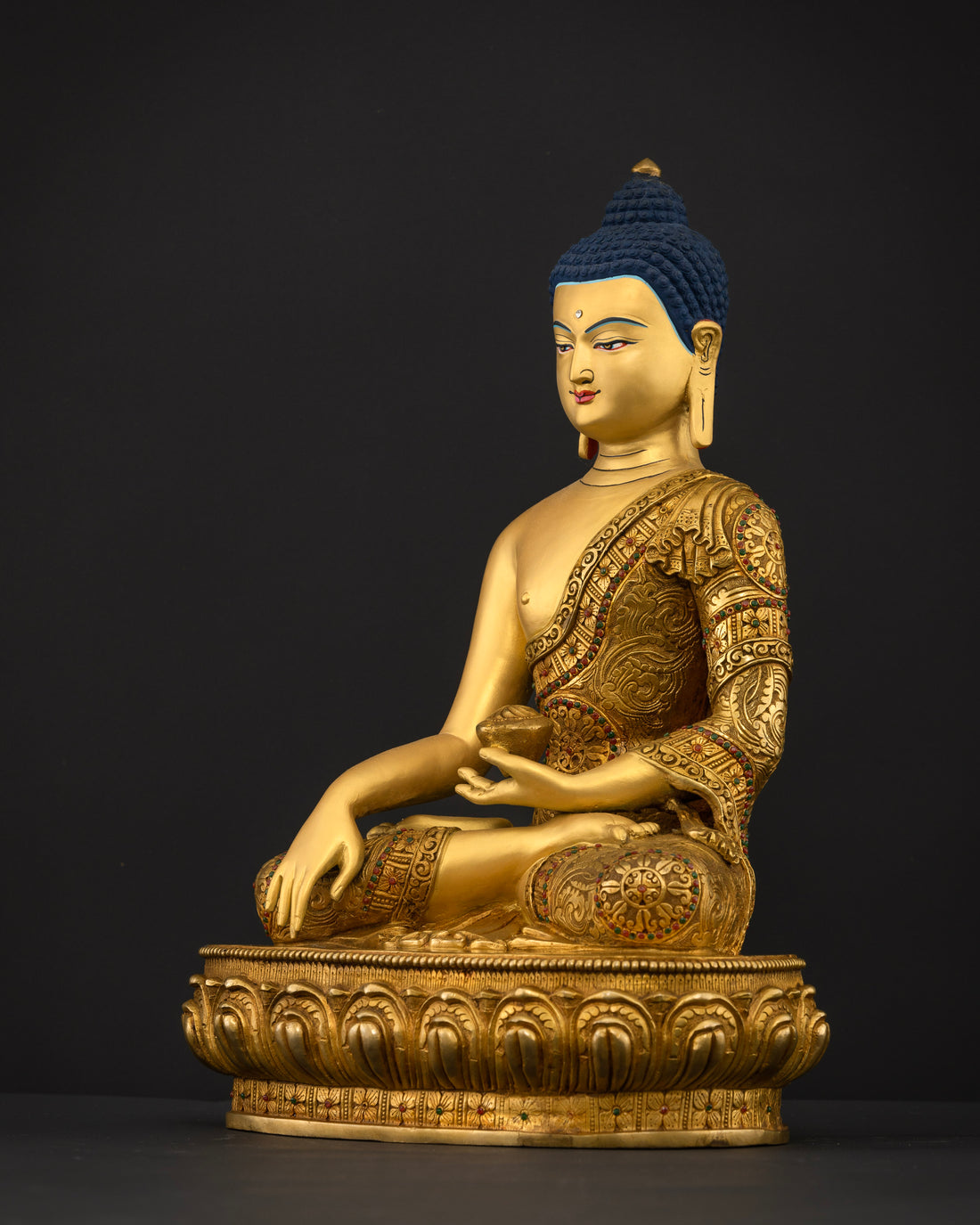 Buddha Shakyamuni: A Masterpiece in Full Gold and Precious Stones