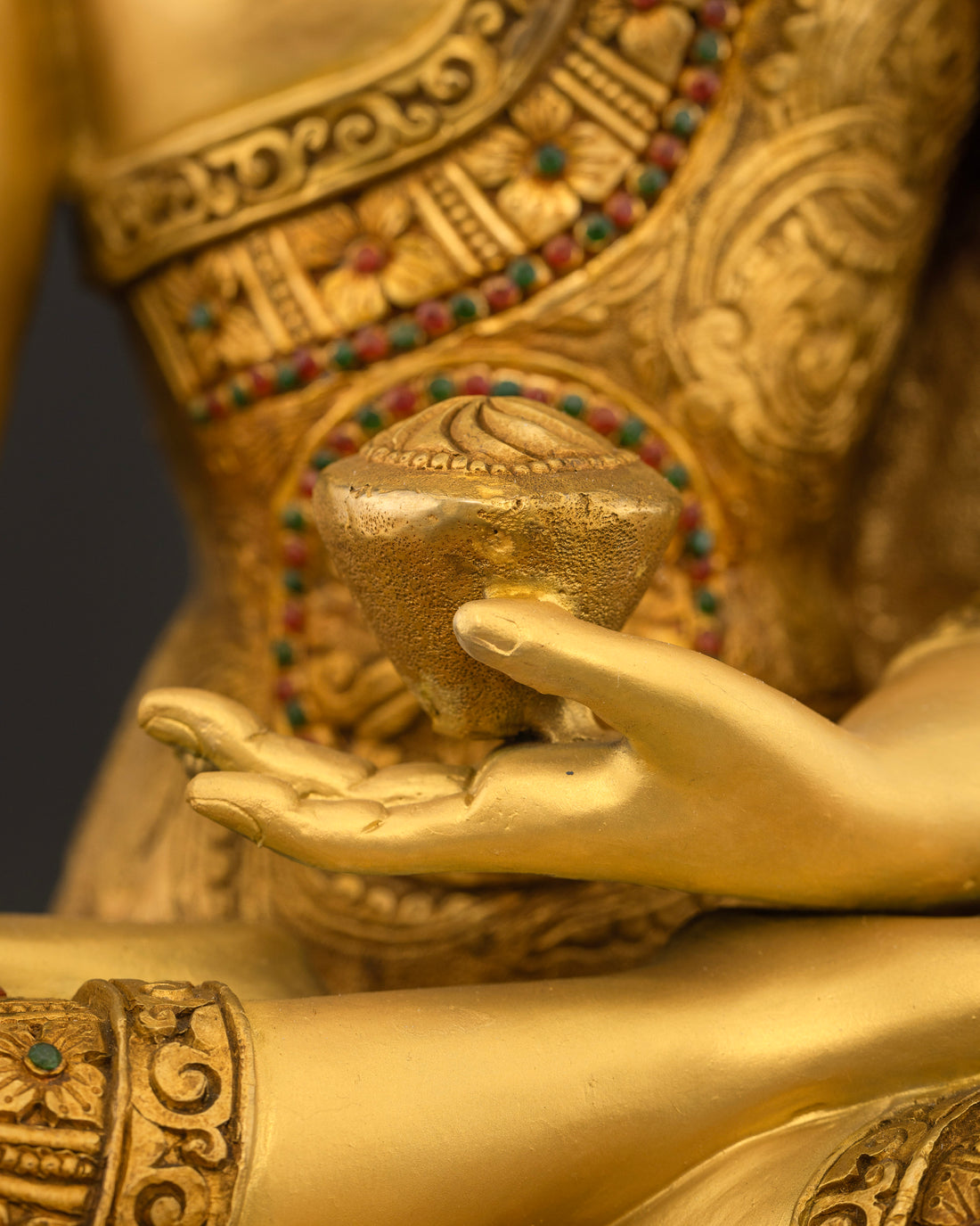 Buddha Shakyamuni: A Masterpiece in Full Gold and Precious Stones