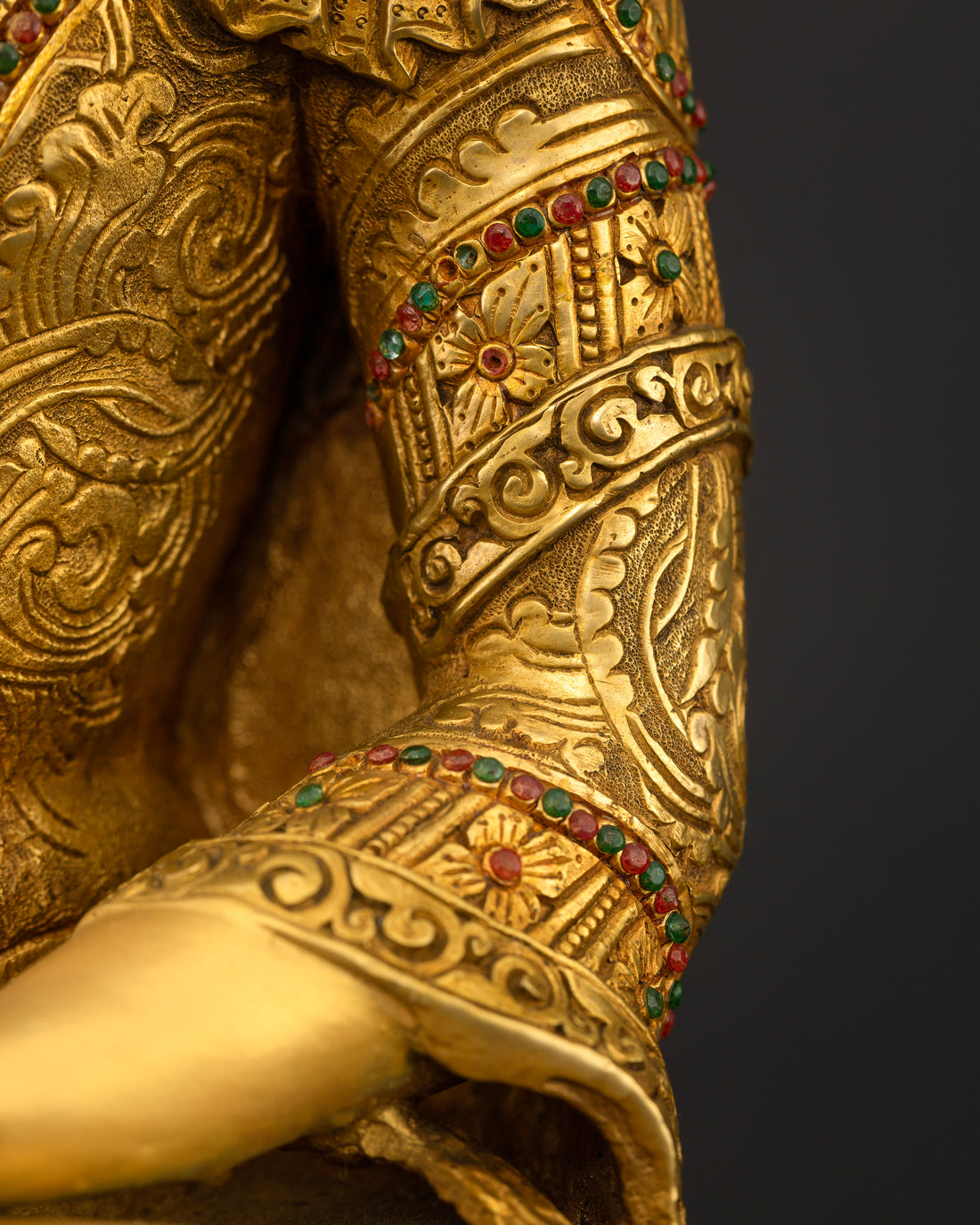 Buddha Shakyamuni: A Masterpiece in Full Gold and Precious Stones