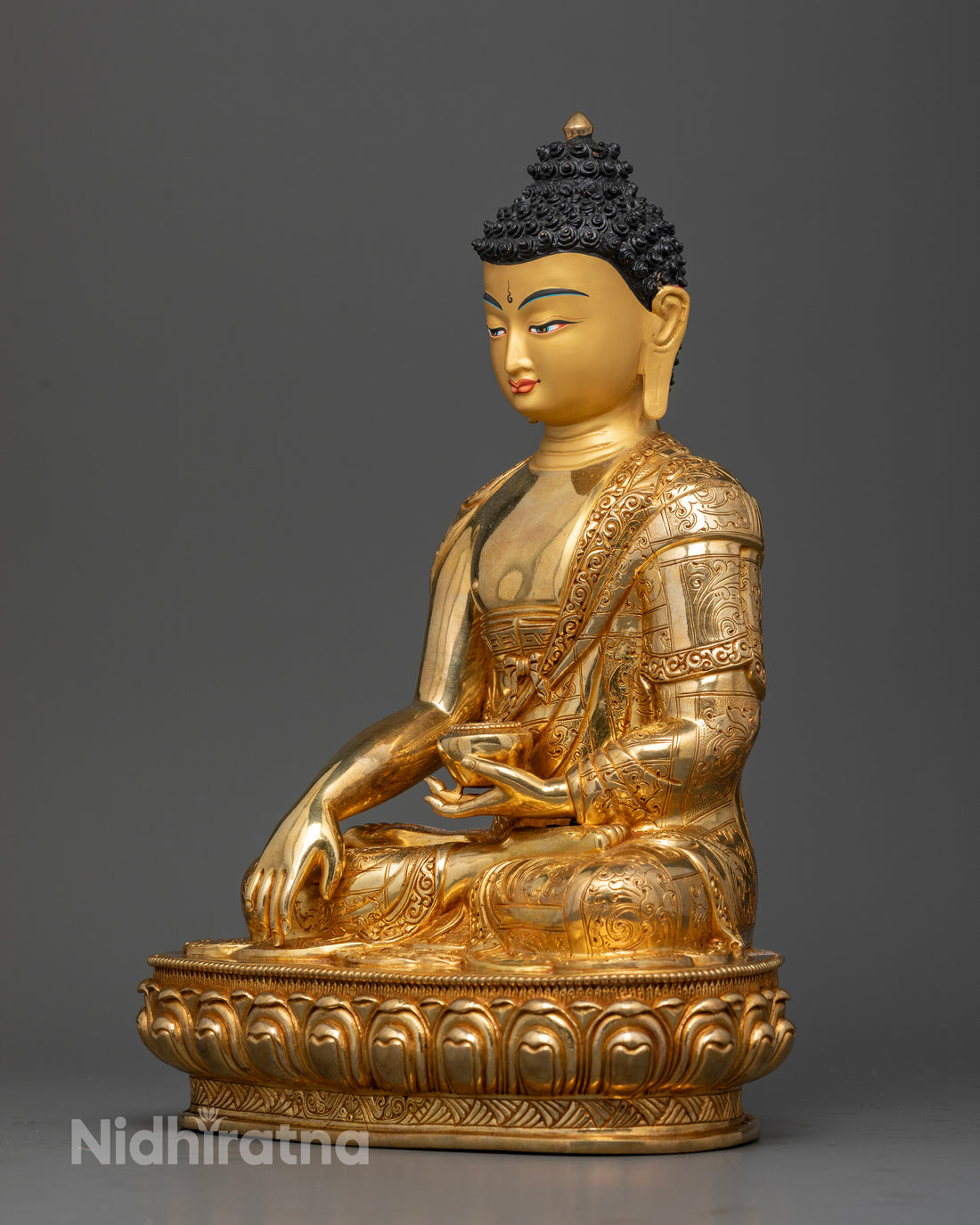 Shakyamuni Buddha: The Lotus-Seated Sage of Enlightenment