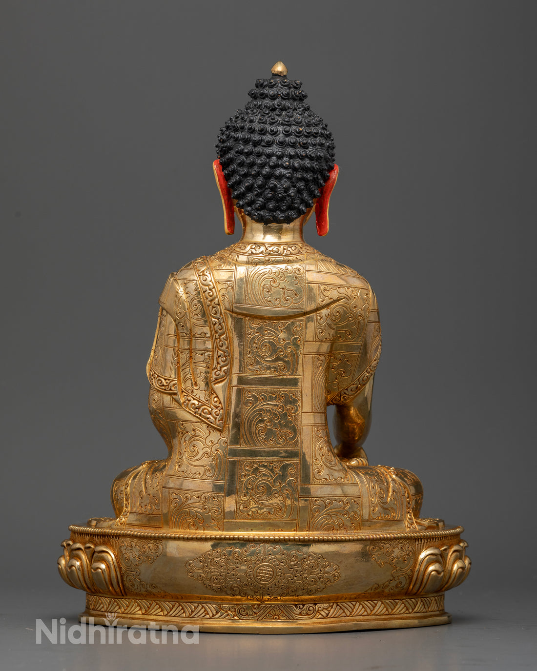 Shakyamuni Buddha: The Lotus-Seated Sage of Enlightenment