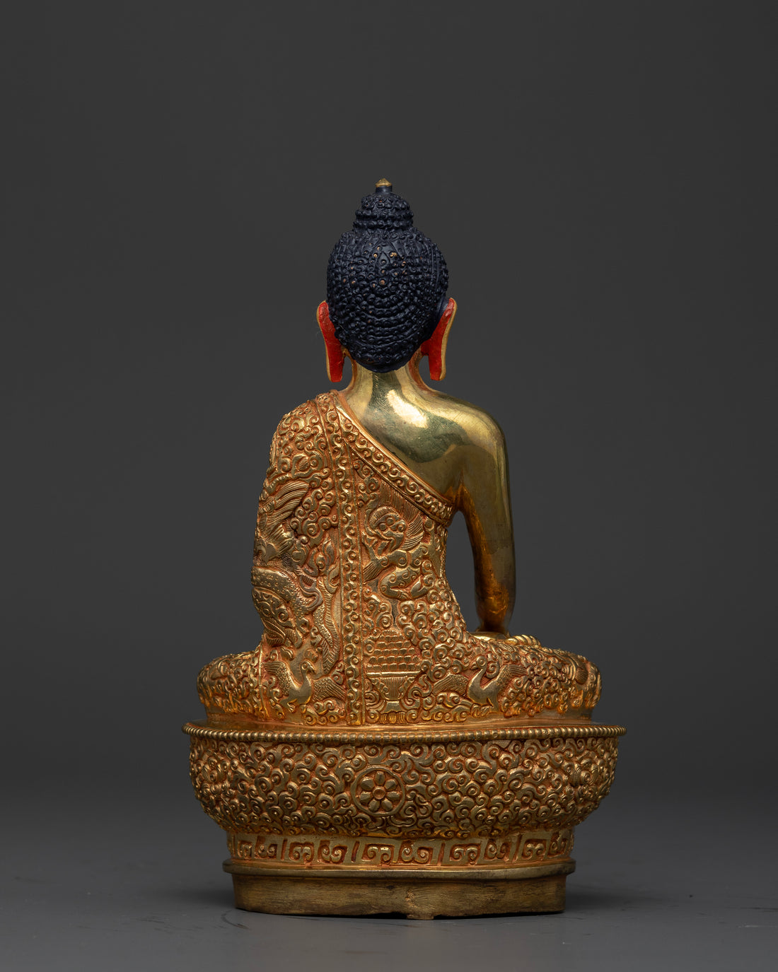 Enlightened Buddha Shakyamuni on a Throne: The Pinnacle of Serenity