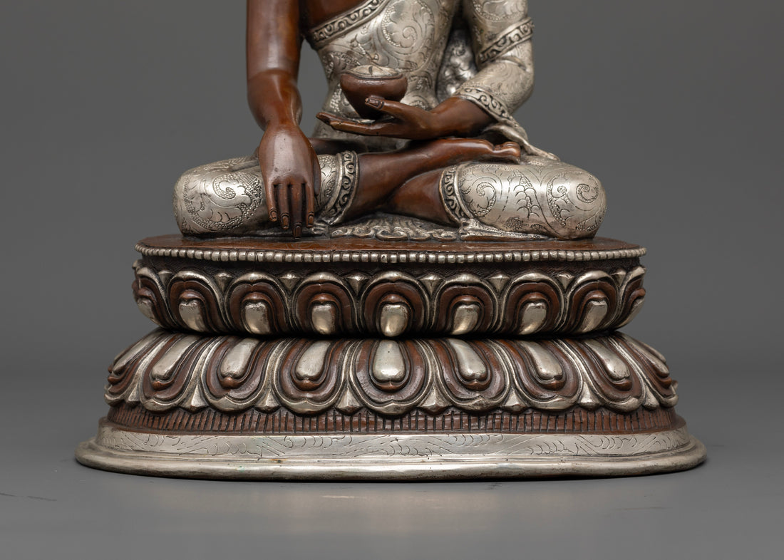 Antique Finish Shakyamuni Buddha Statue For Serenity and Focus