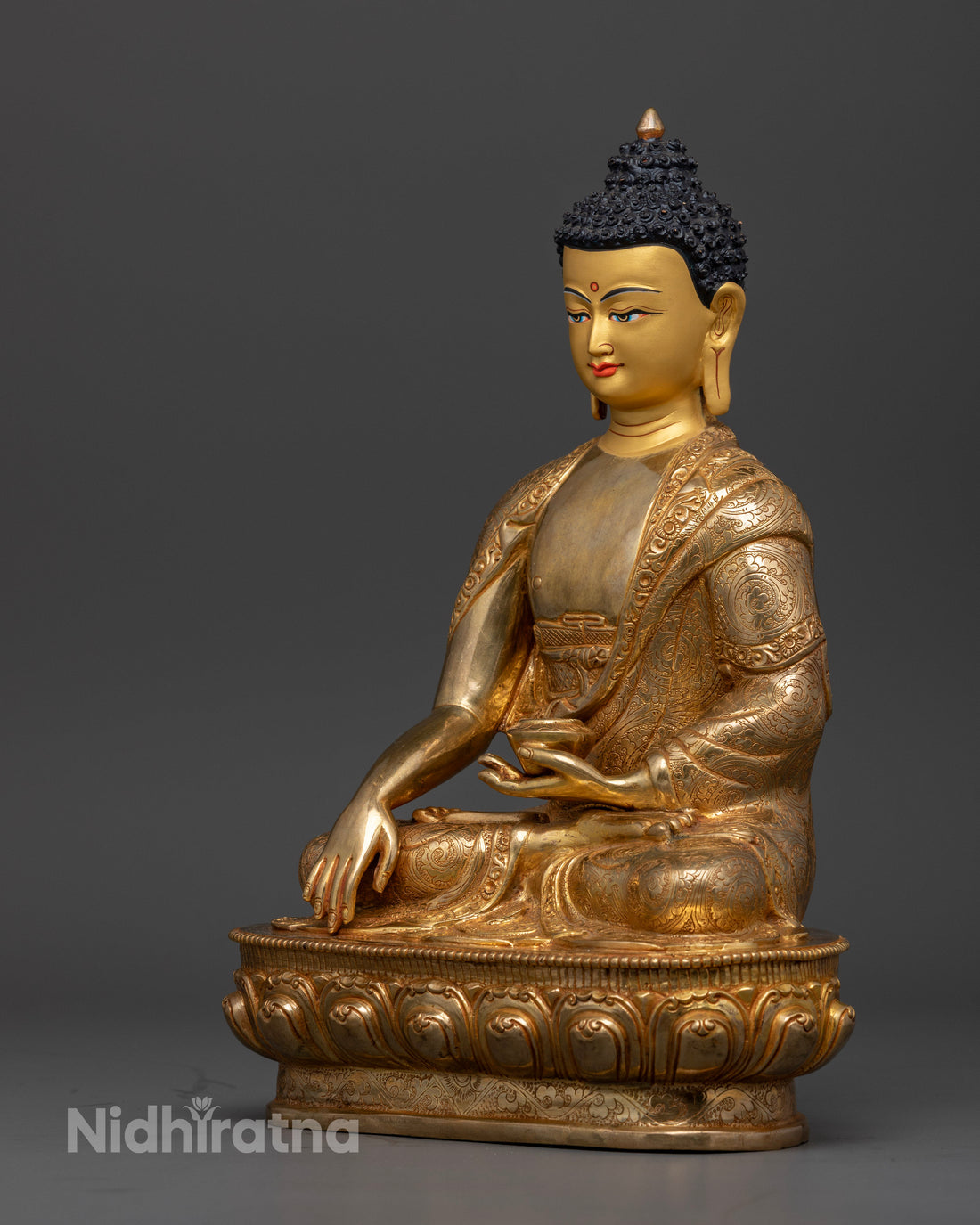 Shakyamuni Buddha Statue: Inspiring Inner Calm