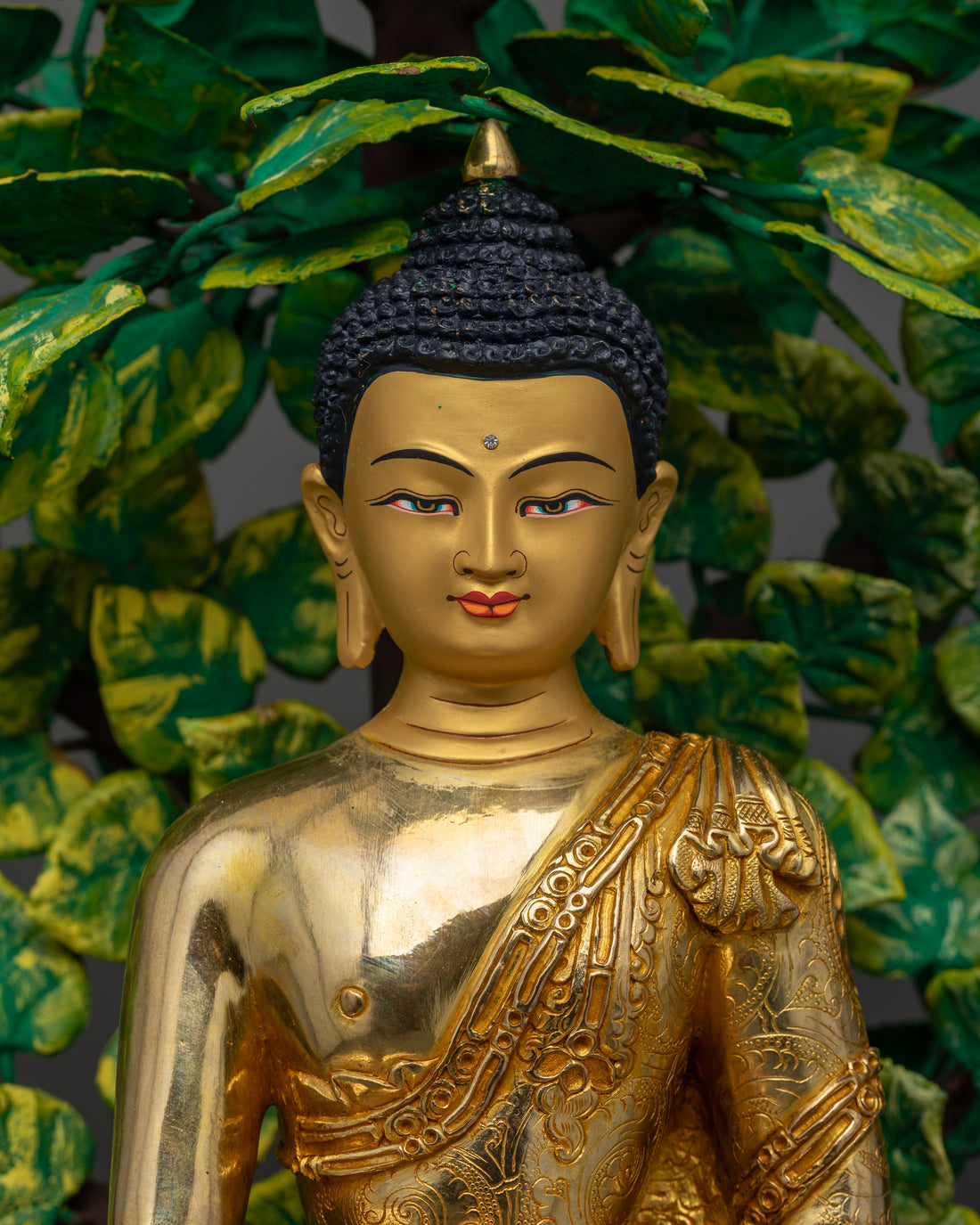 The Lotus-Entwined Shakyamuni Buddha