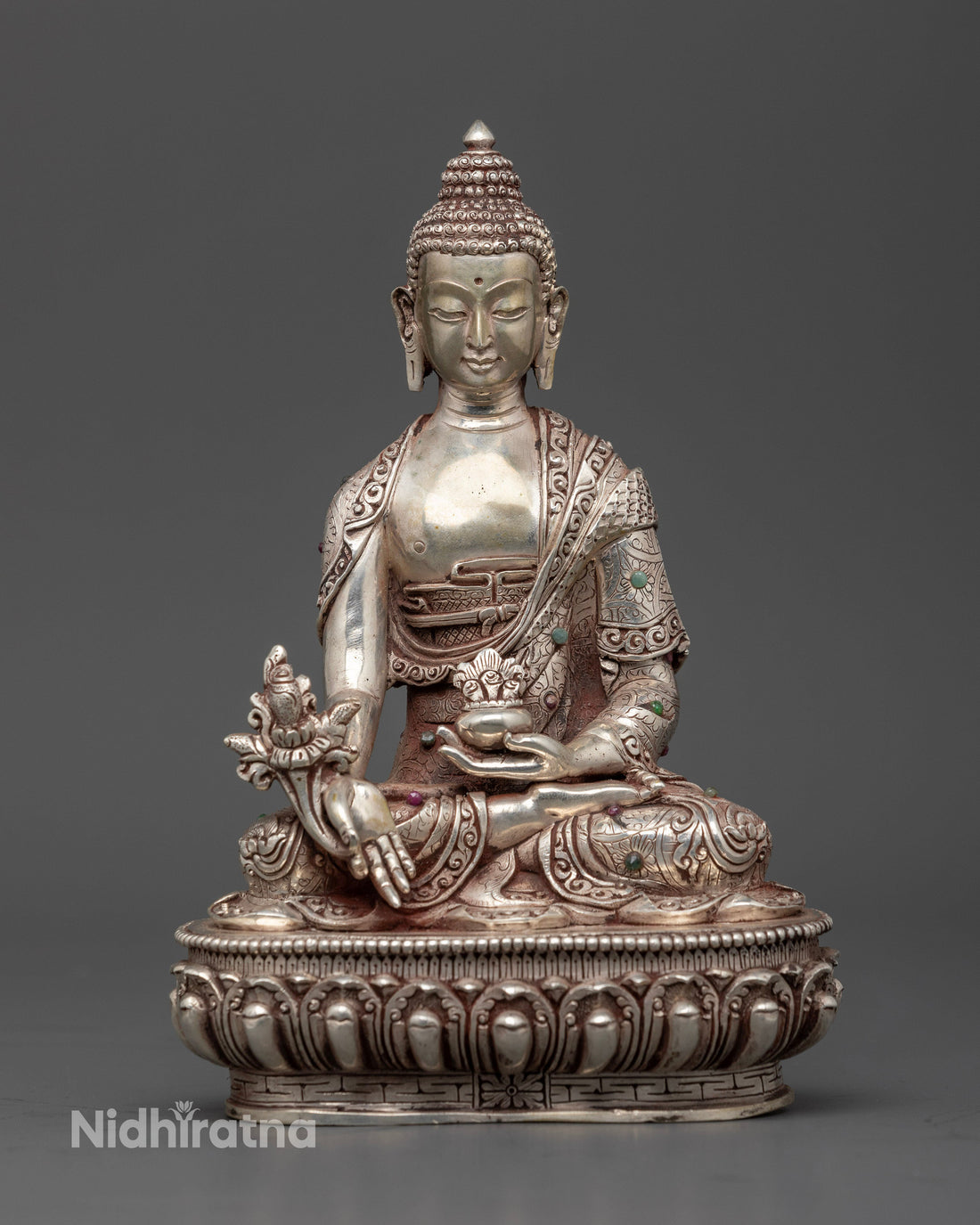 Buddha Shakyamuni: The Awakend Teacher Statue in Sliver