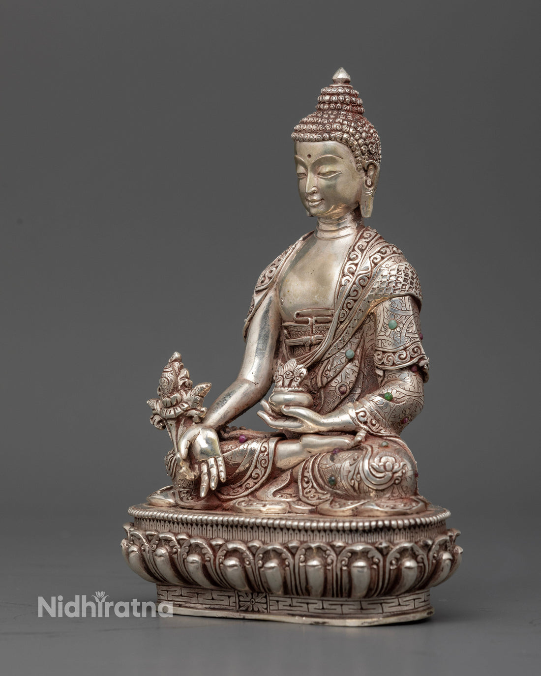 Buddha Shakyamuni: The Awakend Teacher Statue in Sliver