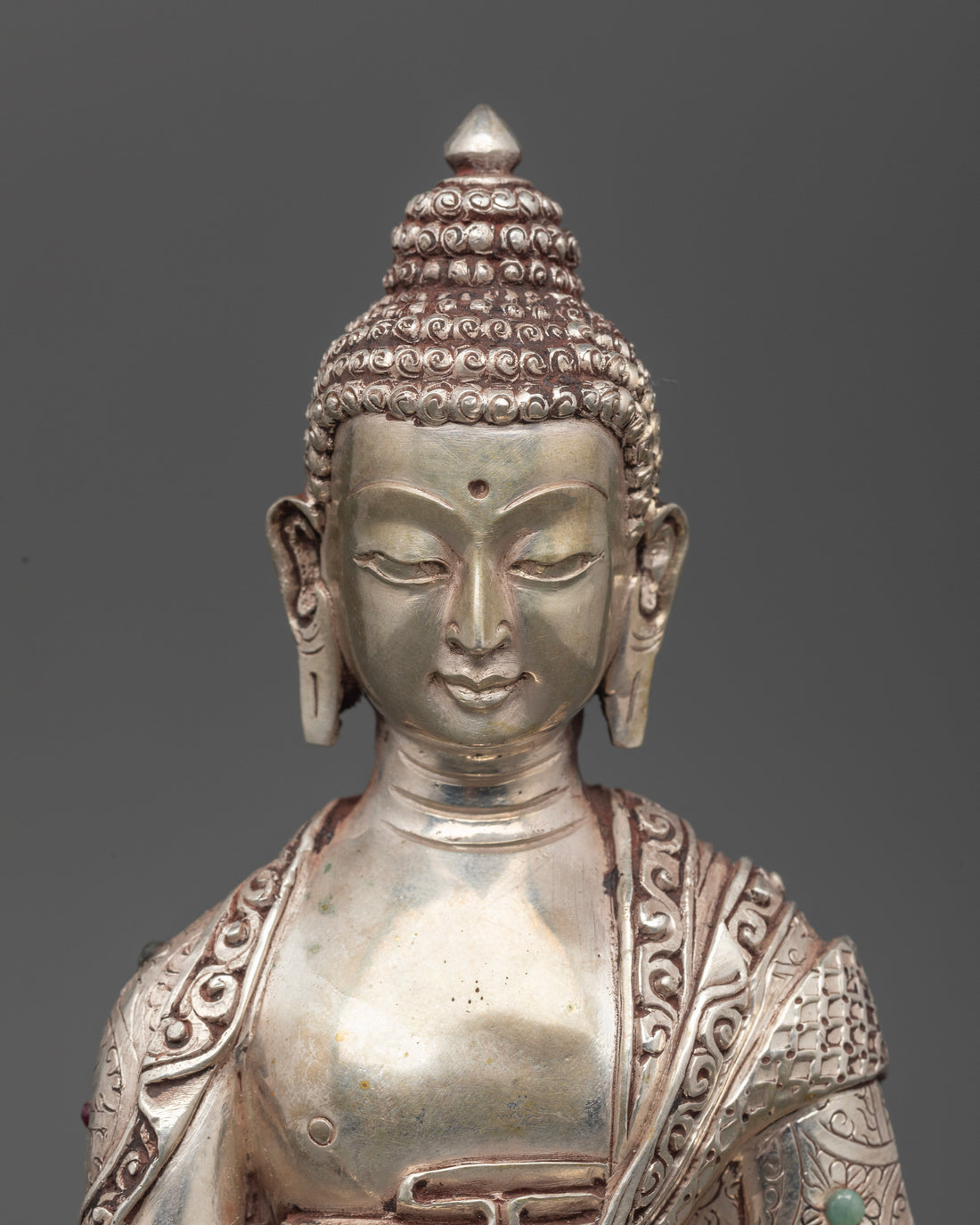 Buddha Shakyamuni: The Awakend Teacher Statue in Sliver