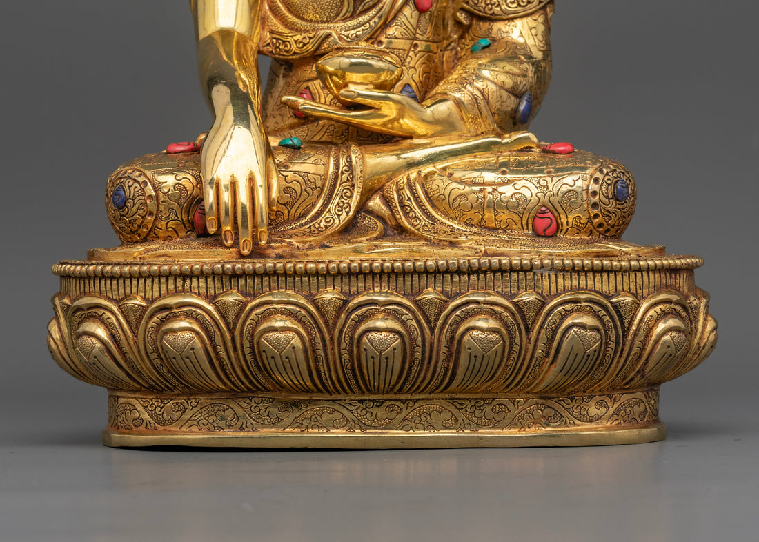 Shakyamuni Buddha: The Calm Heart of Enlightenment