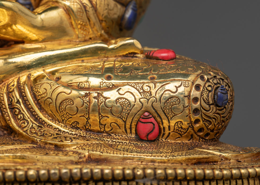 Shakyamuni Buddha: The Calm Heart of Enlightenment