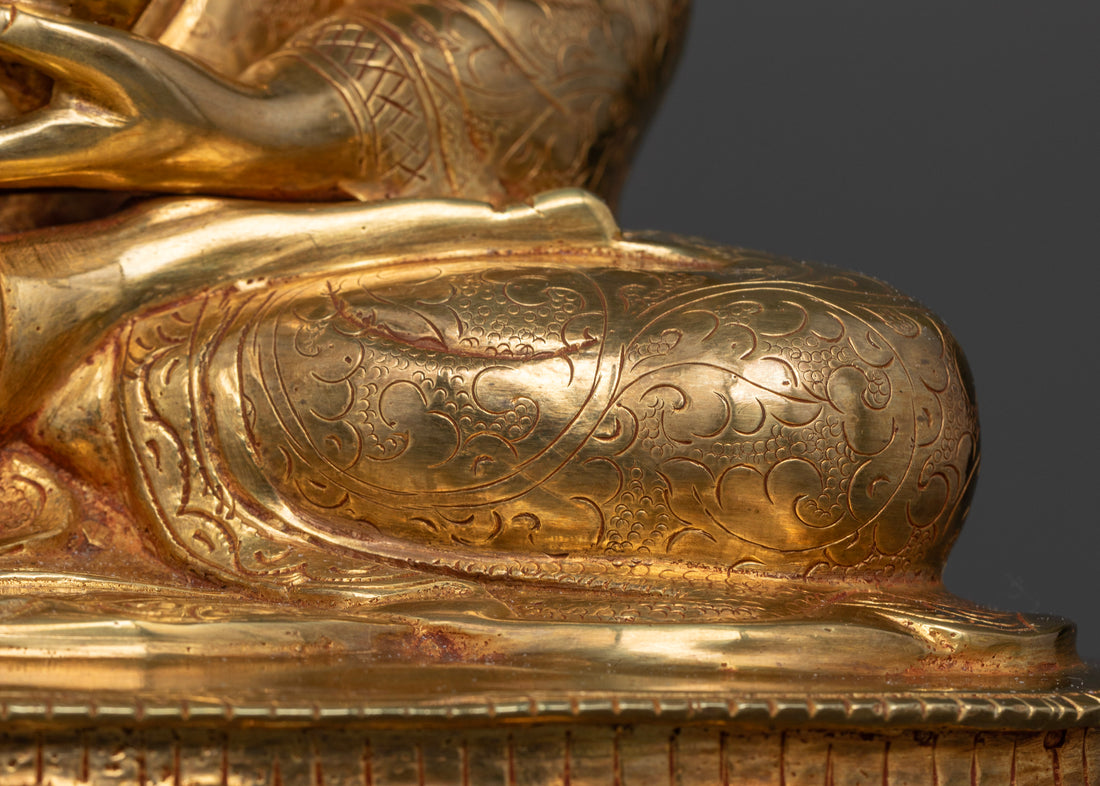 The Buddha's Radiant Presence: An Emblem of Serene Enlightenment