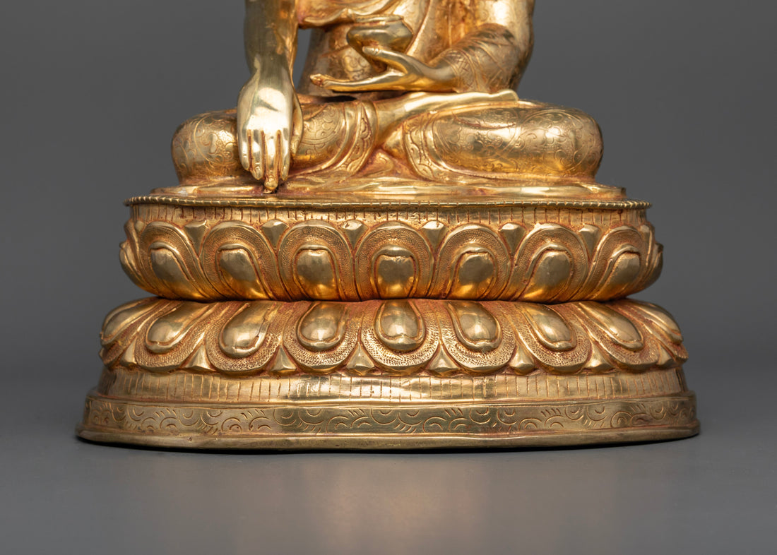 The Buddha's Radiant Presence: An Emblem of Serene Enlightenment